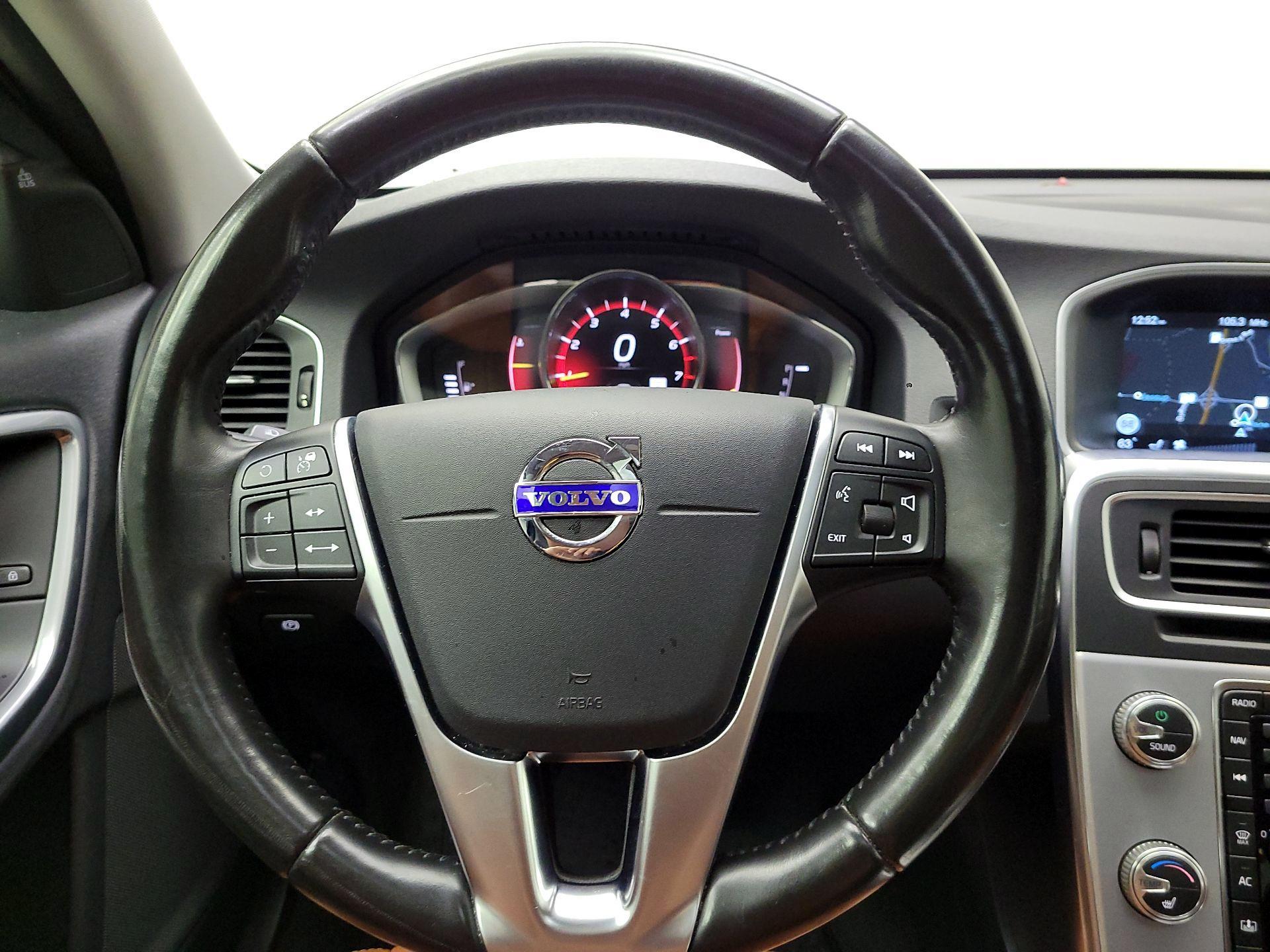 Thumbnail: 2017 Volvo S60 - 10