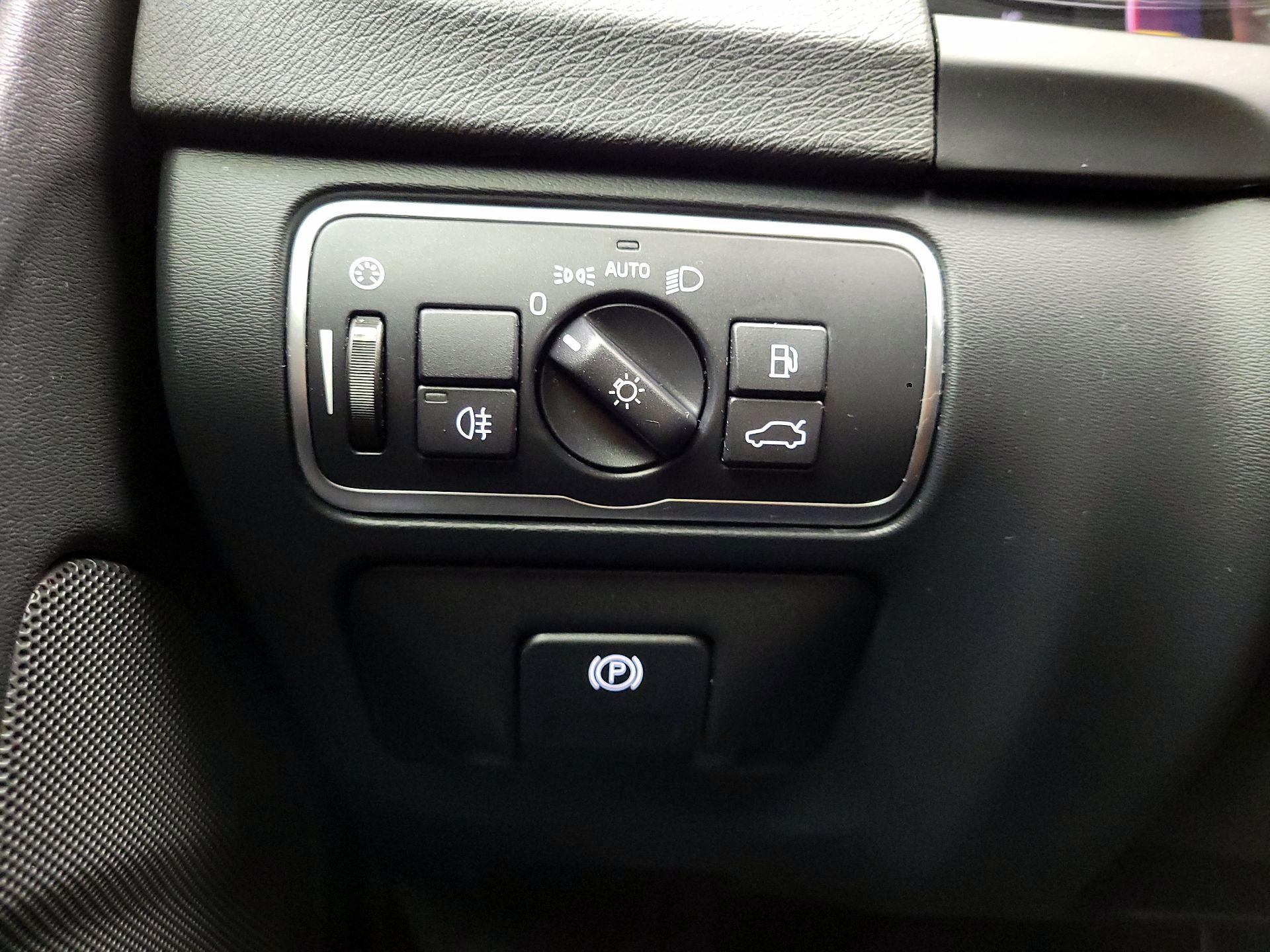 Thumbnail: 2017 Volvo S60 - 13