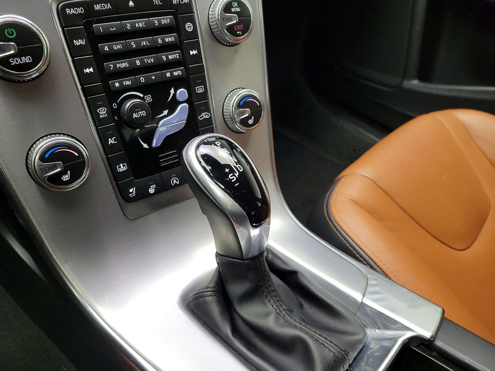 Thumbnail: 2017 Volvo S60 - 18