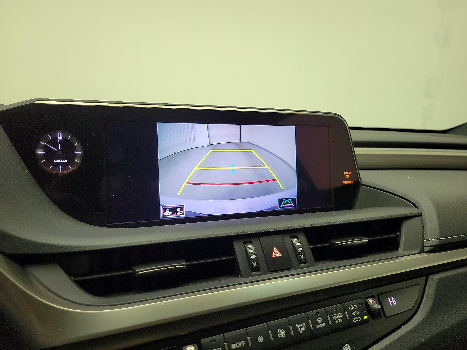 Thumbnail: 2019 Lexus ES - 15