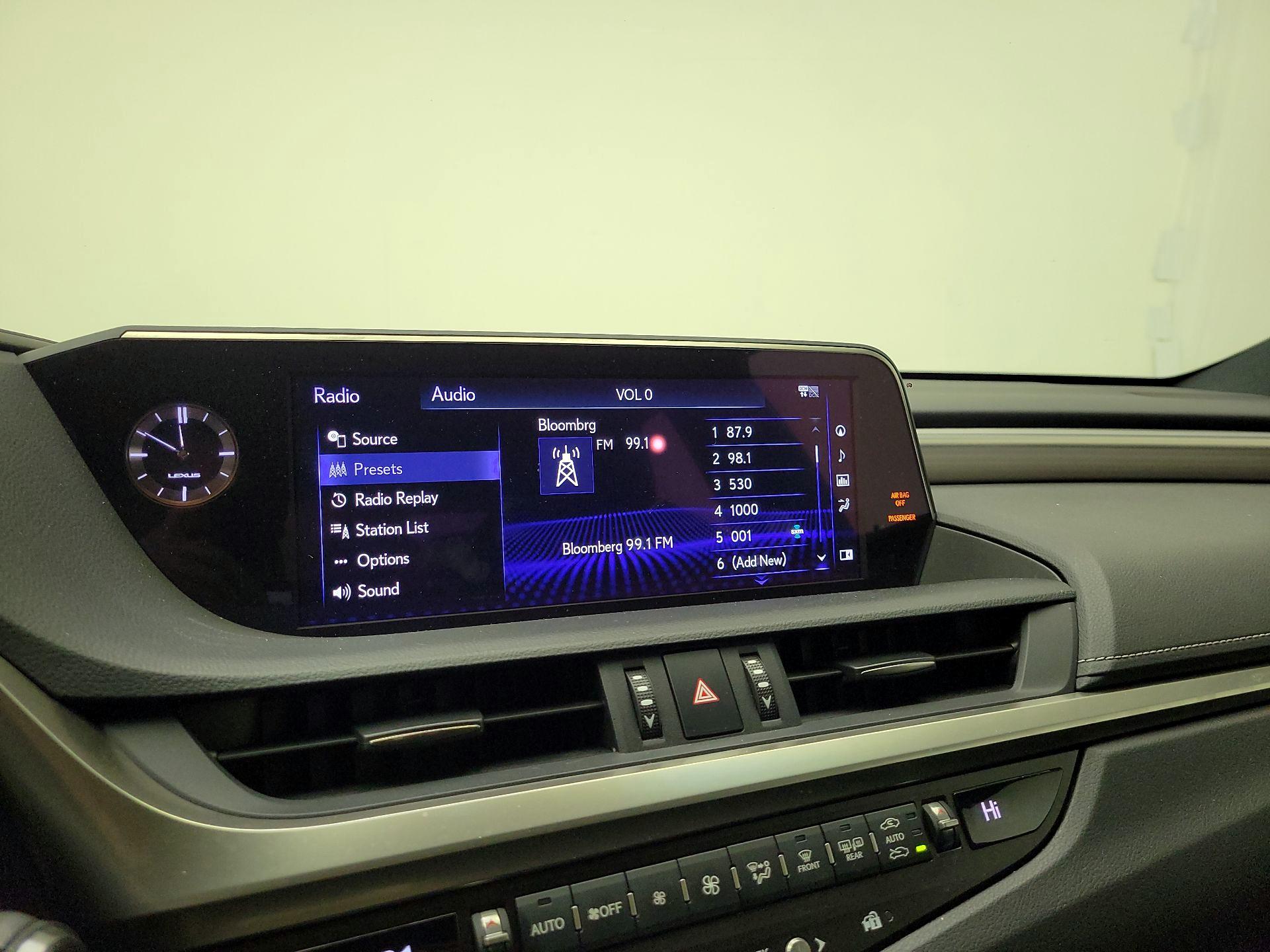 Thumbnail: 2019 Lexus ES - 16