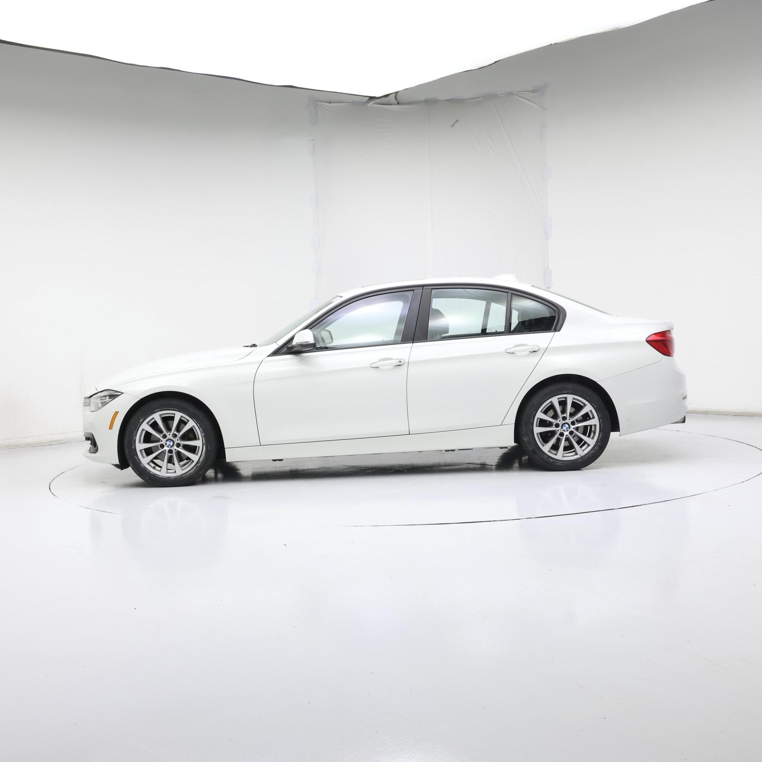 Thumbnail: 2018 BMW 3 Series - 3