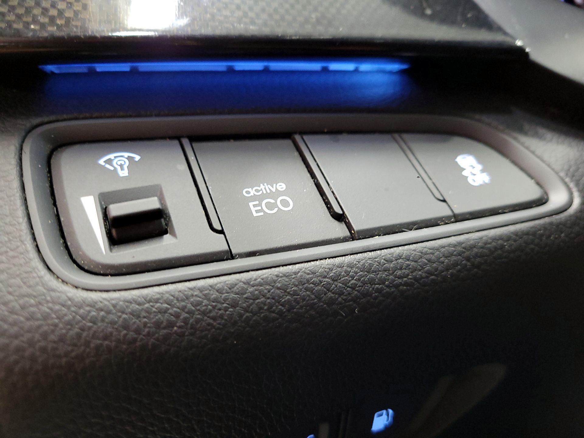 Thumbnail: 2014 Hyundai Azera - 13