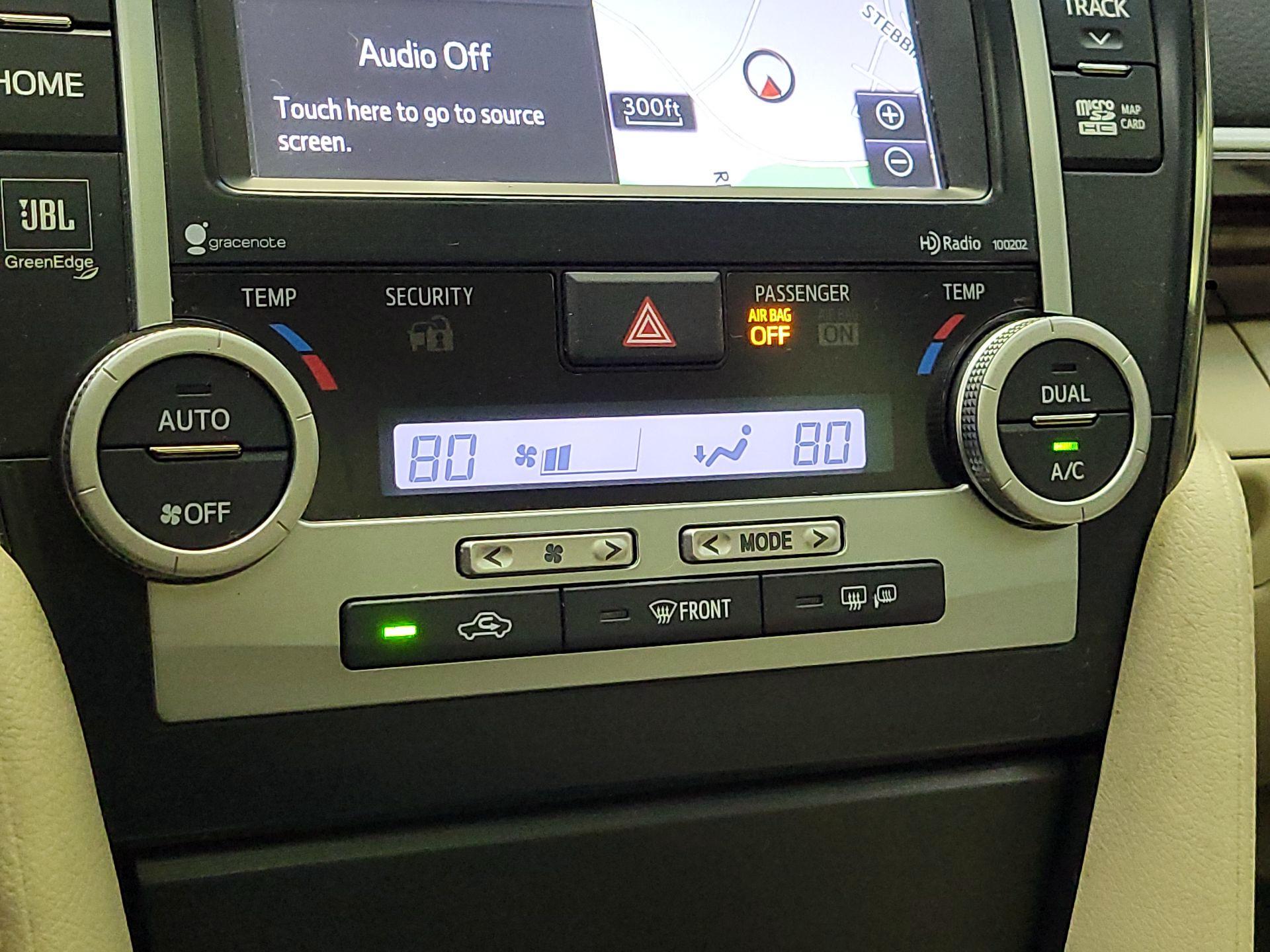 Thumbnail: 2014 Toyota Camry - 17