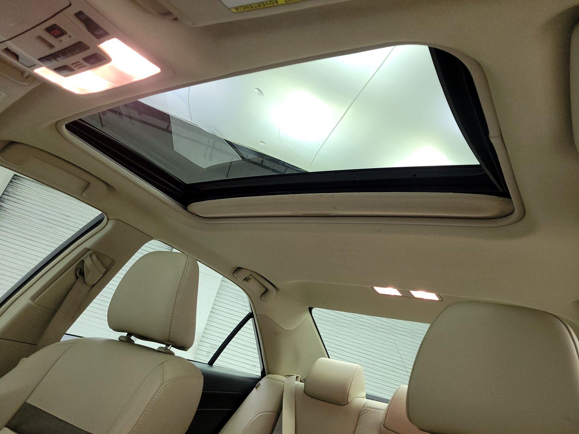 Thumbnail: 2014 Toyota Camry - 20