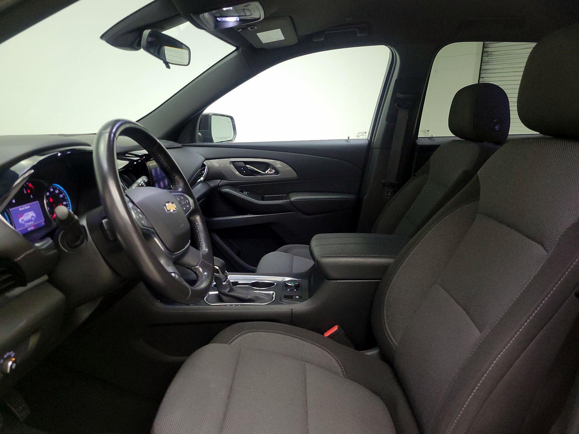 Thumbnail: 2022 Chevrolet Traverse - 11