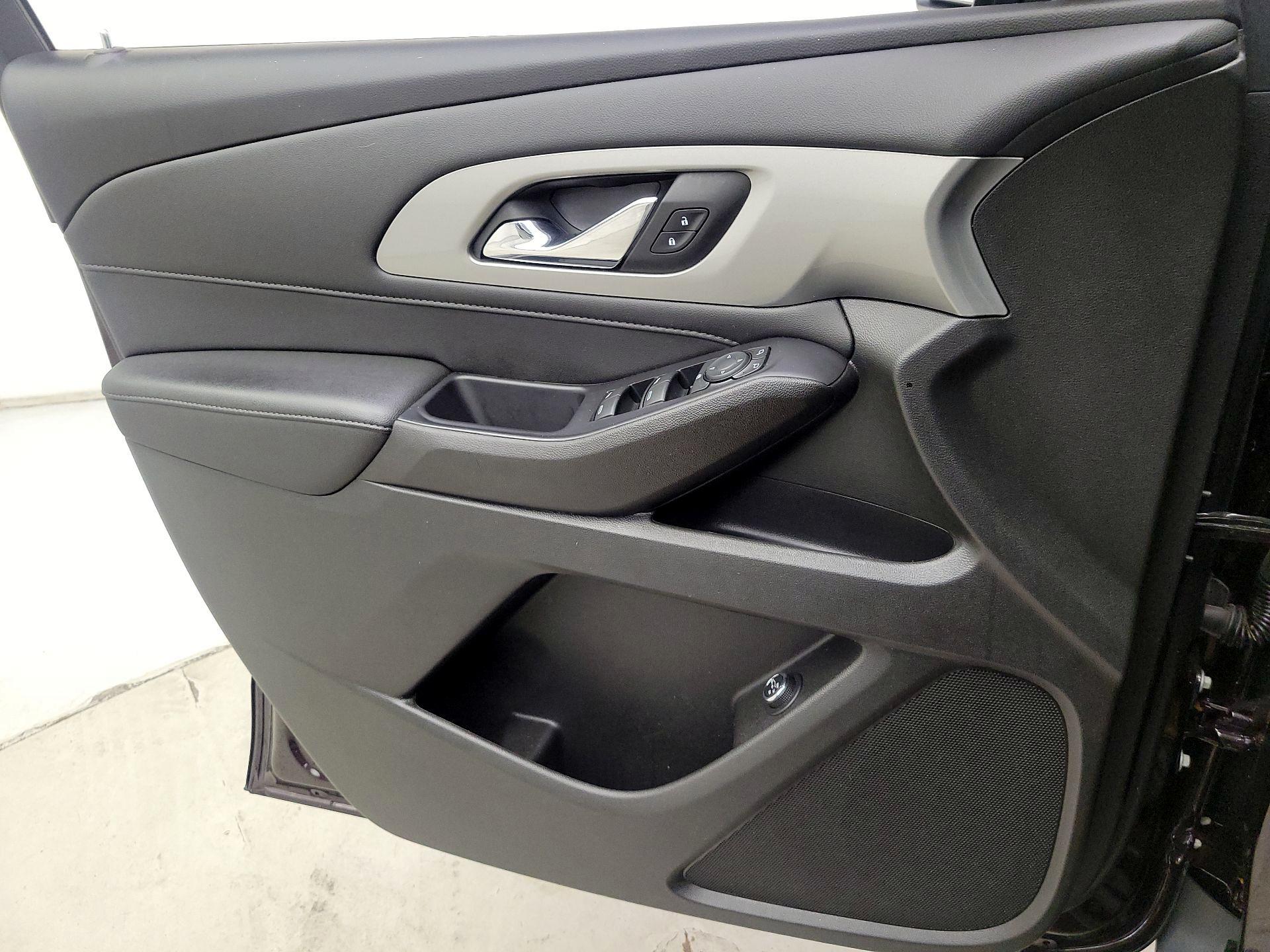 Thumbnail: 2022 Chevrolet Traverse - 12