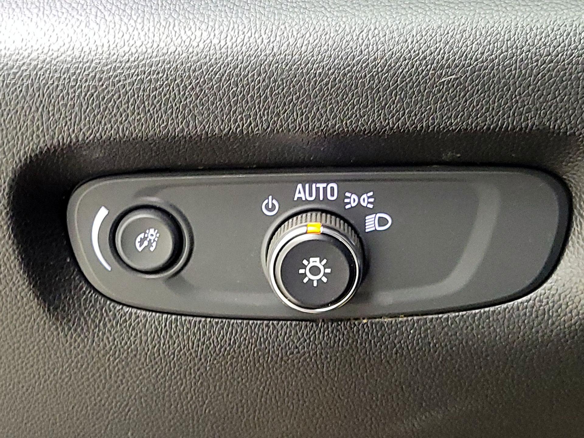 Thumbnail: 2022 Chevrolet Traverse - 13