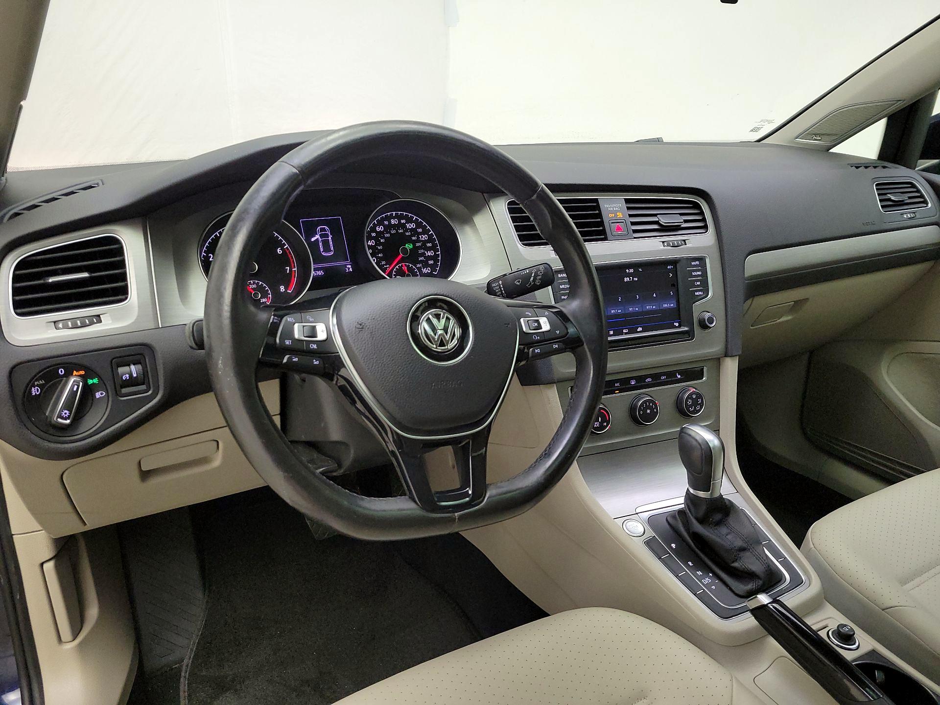 Thumbnail: 2017 Volkswagen Golf - 9