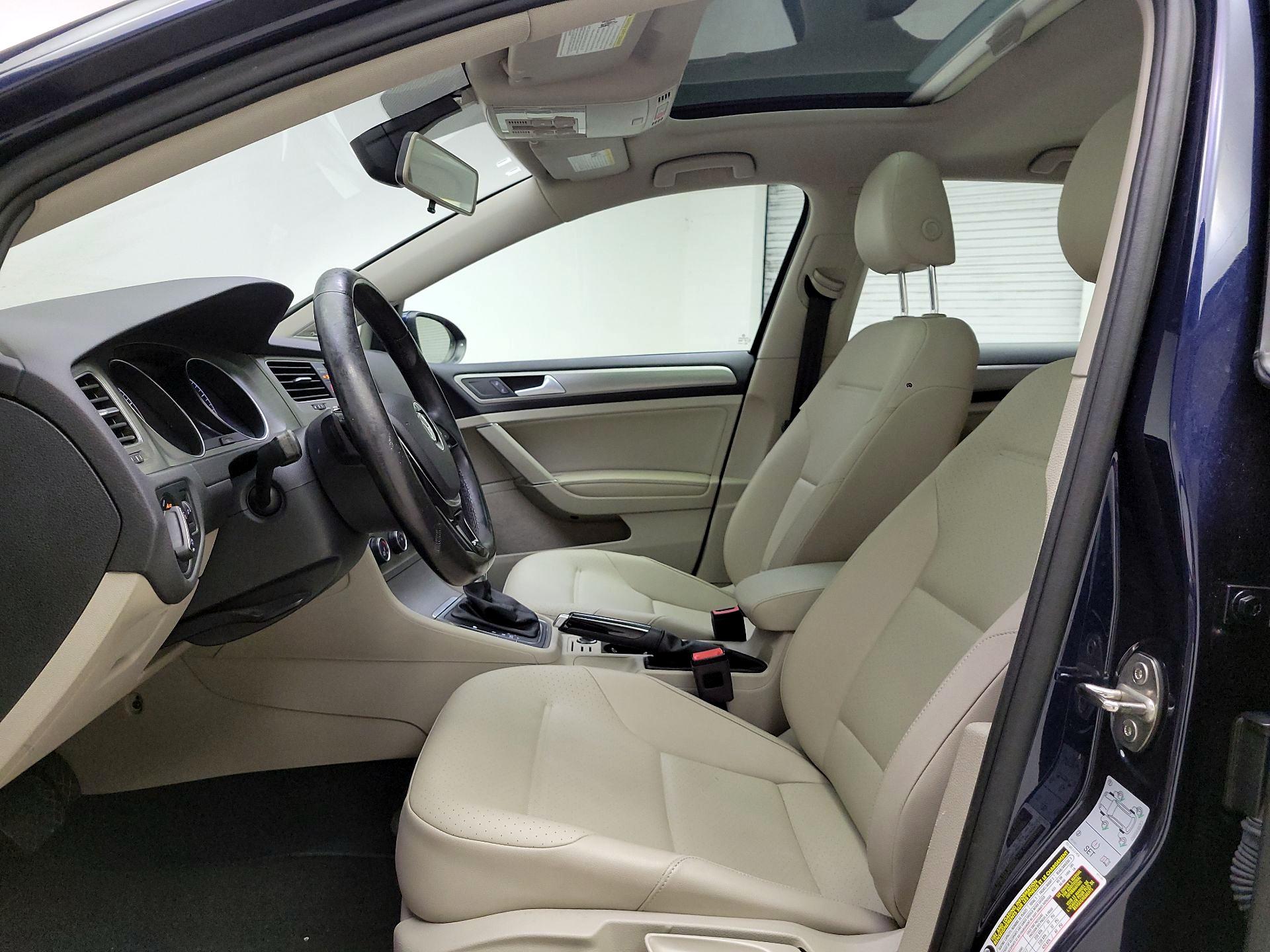 Thumbnail: 2017 Volkswagen Golf - 11