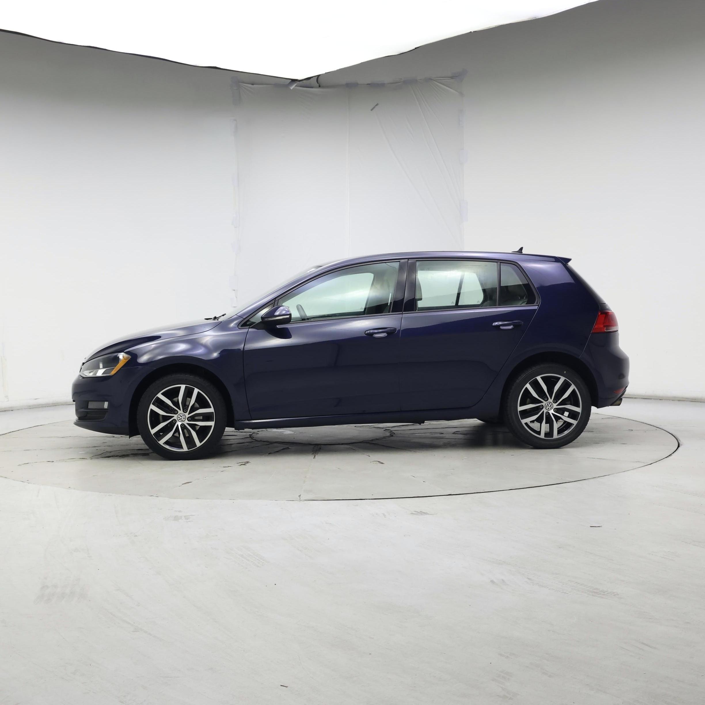 Thumbnail: 2017 Volkswagen Golf - 3