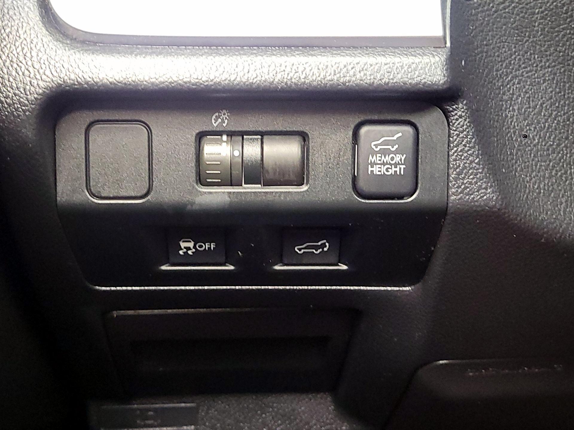 Thumbnail: 2015 Subaru Forester - 13