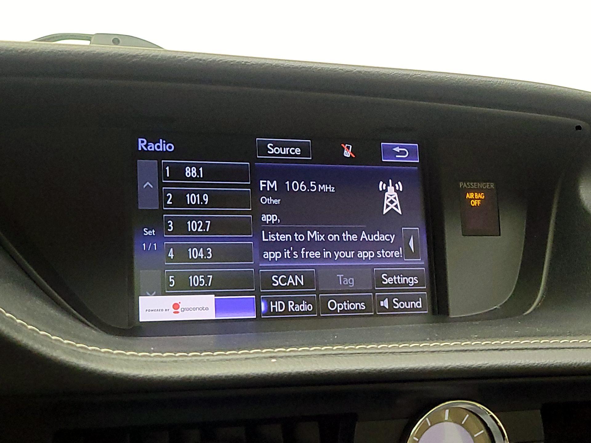 Thumbnail: 2015 Lexus ES - 16