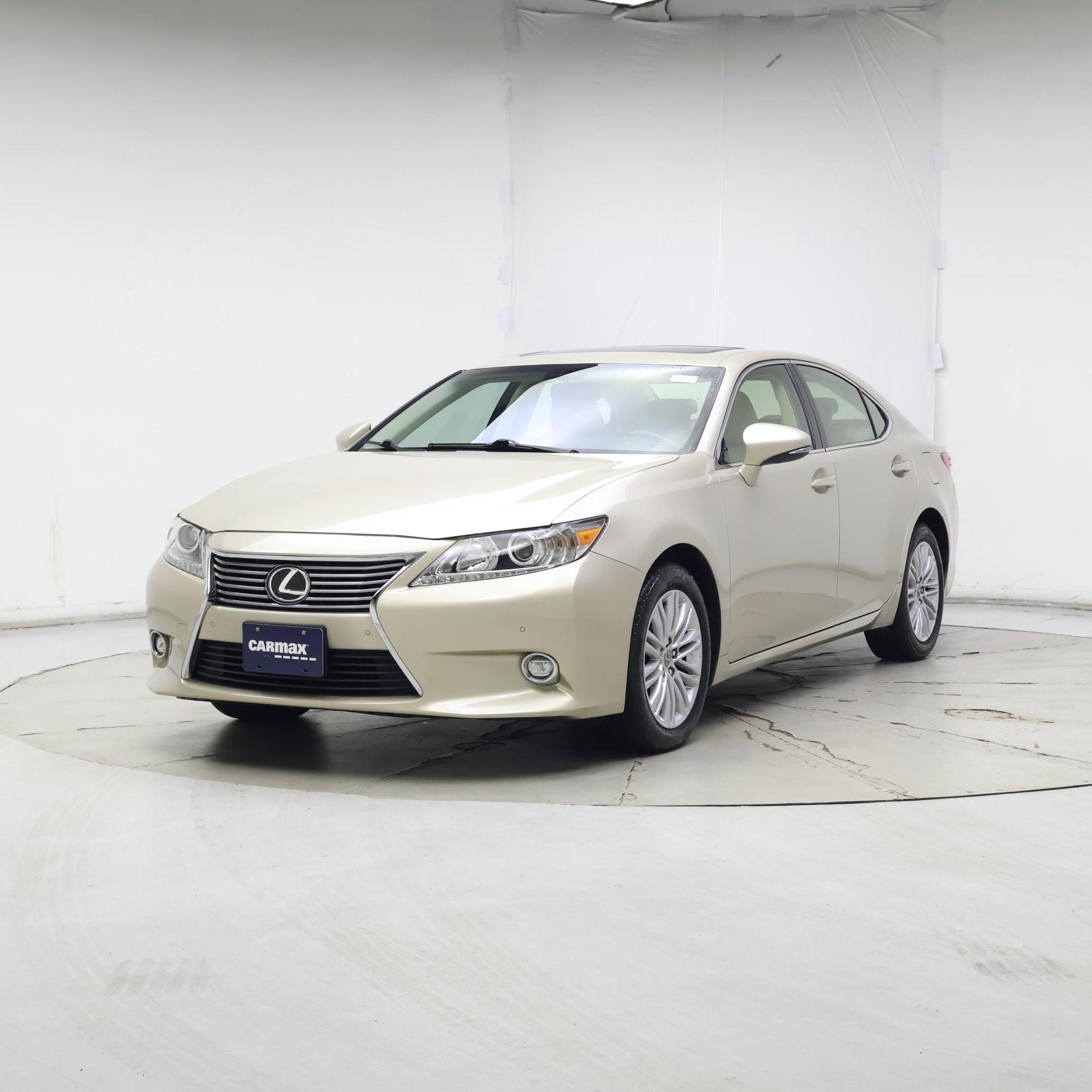 Thumbnail: 2015 Lexus ES - 4