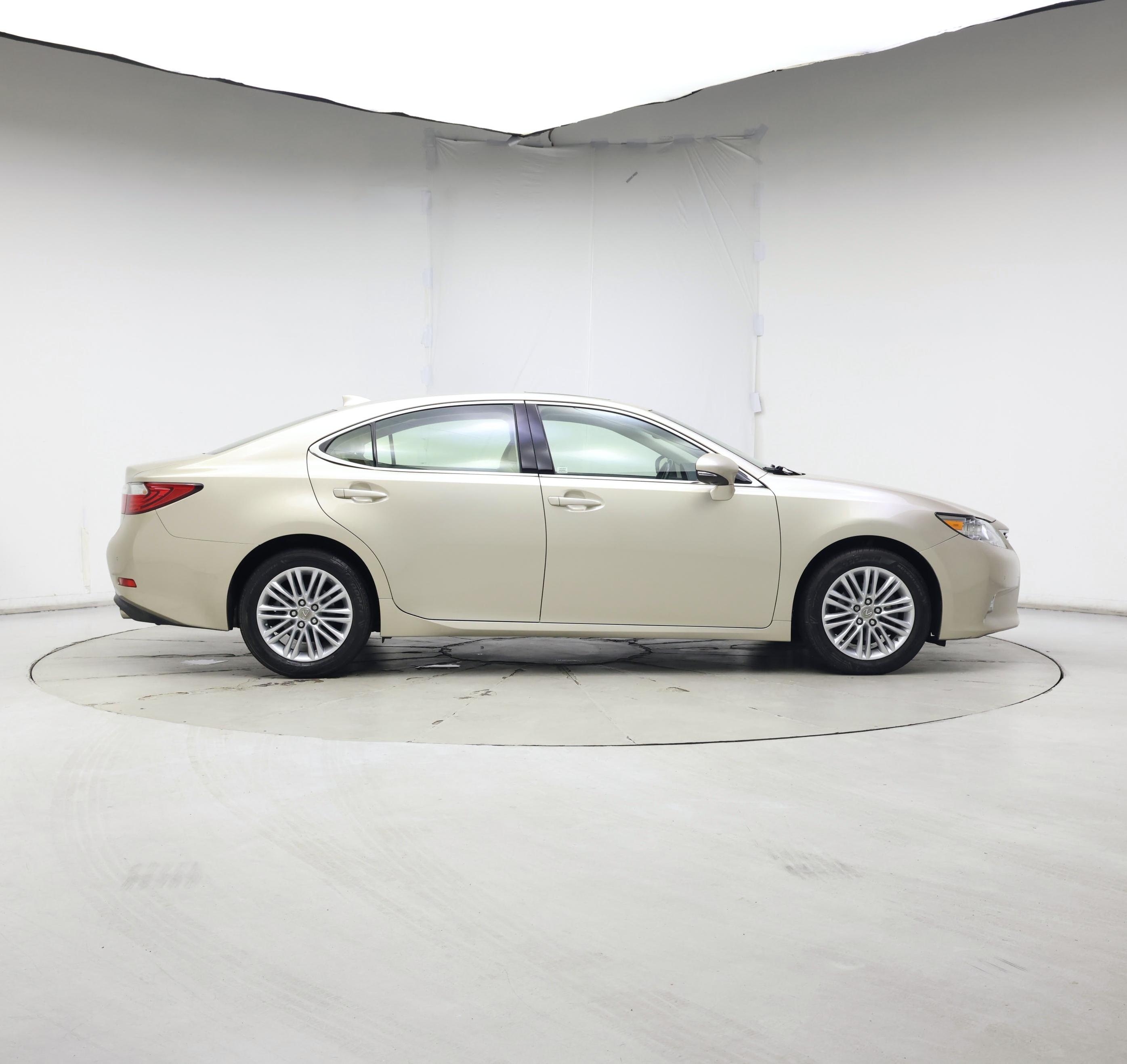 Thumbnail: 2015 Lexus ES - 7