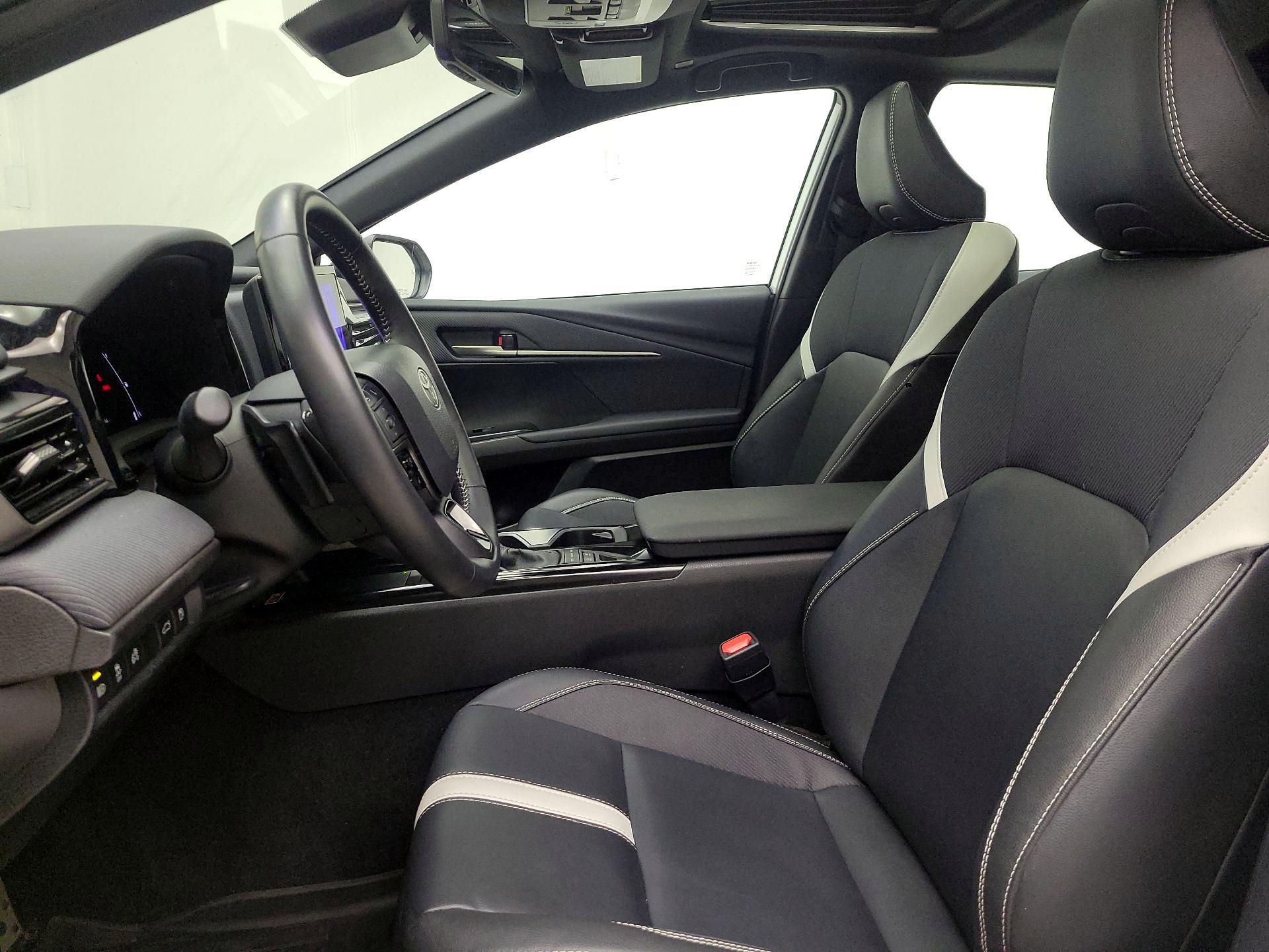 Thumbnail: 2025 Toyota Camry - 11