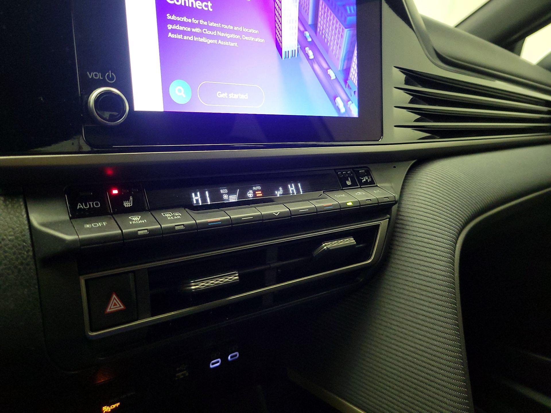 Thumbnail: 2025 Toyota Camry - 17