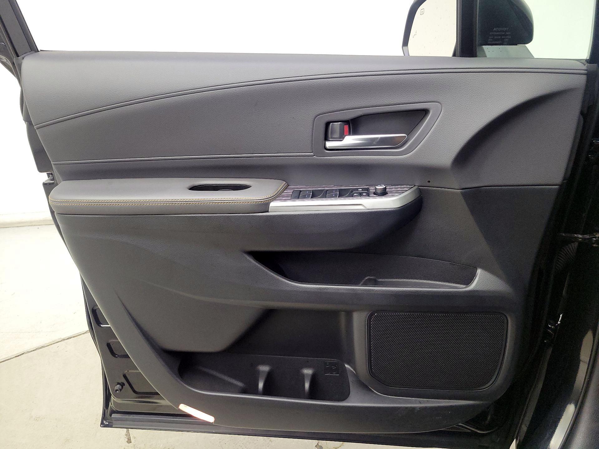 Thumbnail: 2024 Toyota Sienna - 12