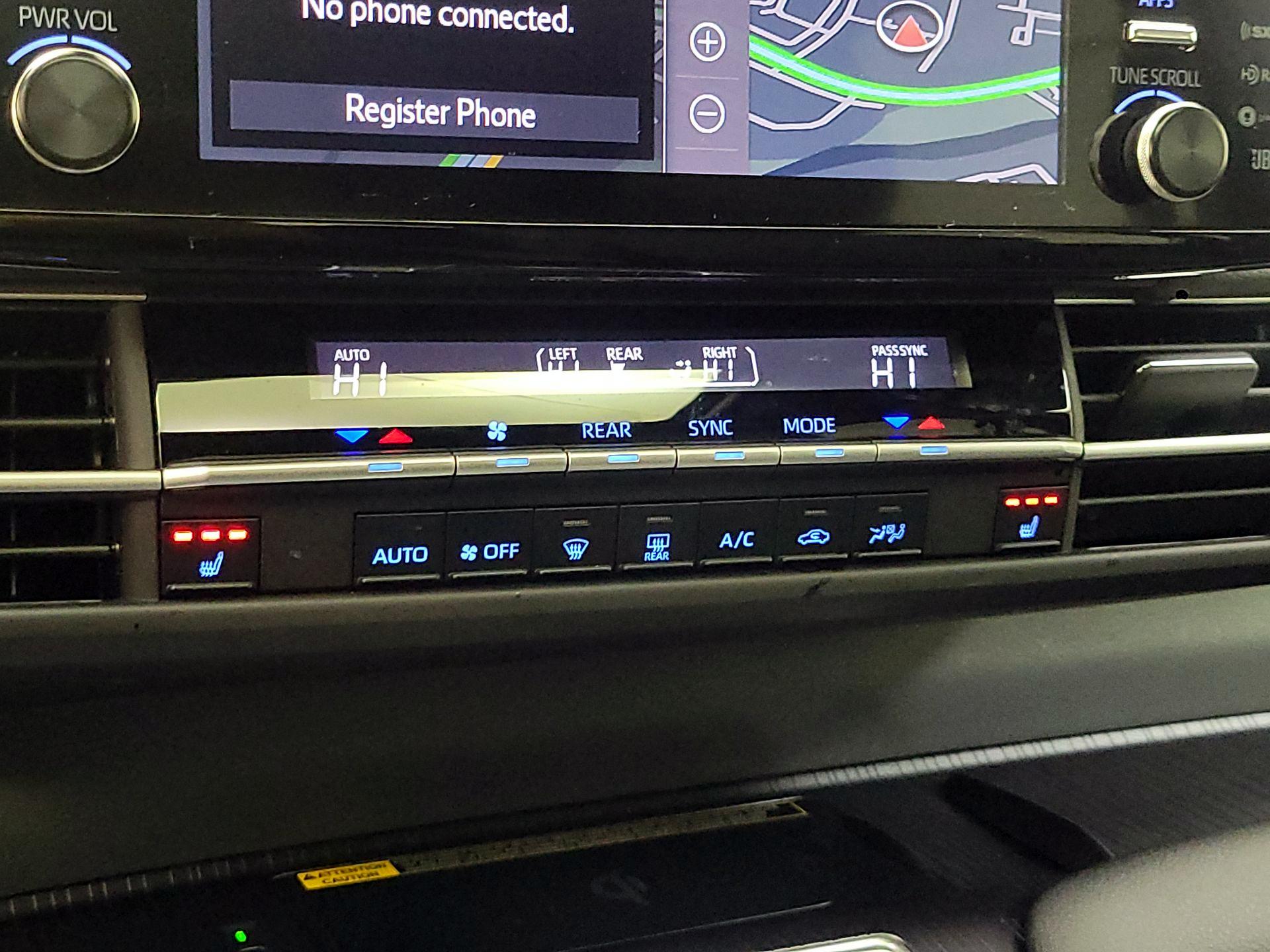 Thumbnail: 2024 Toyota Sienna - 17