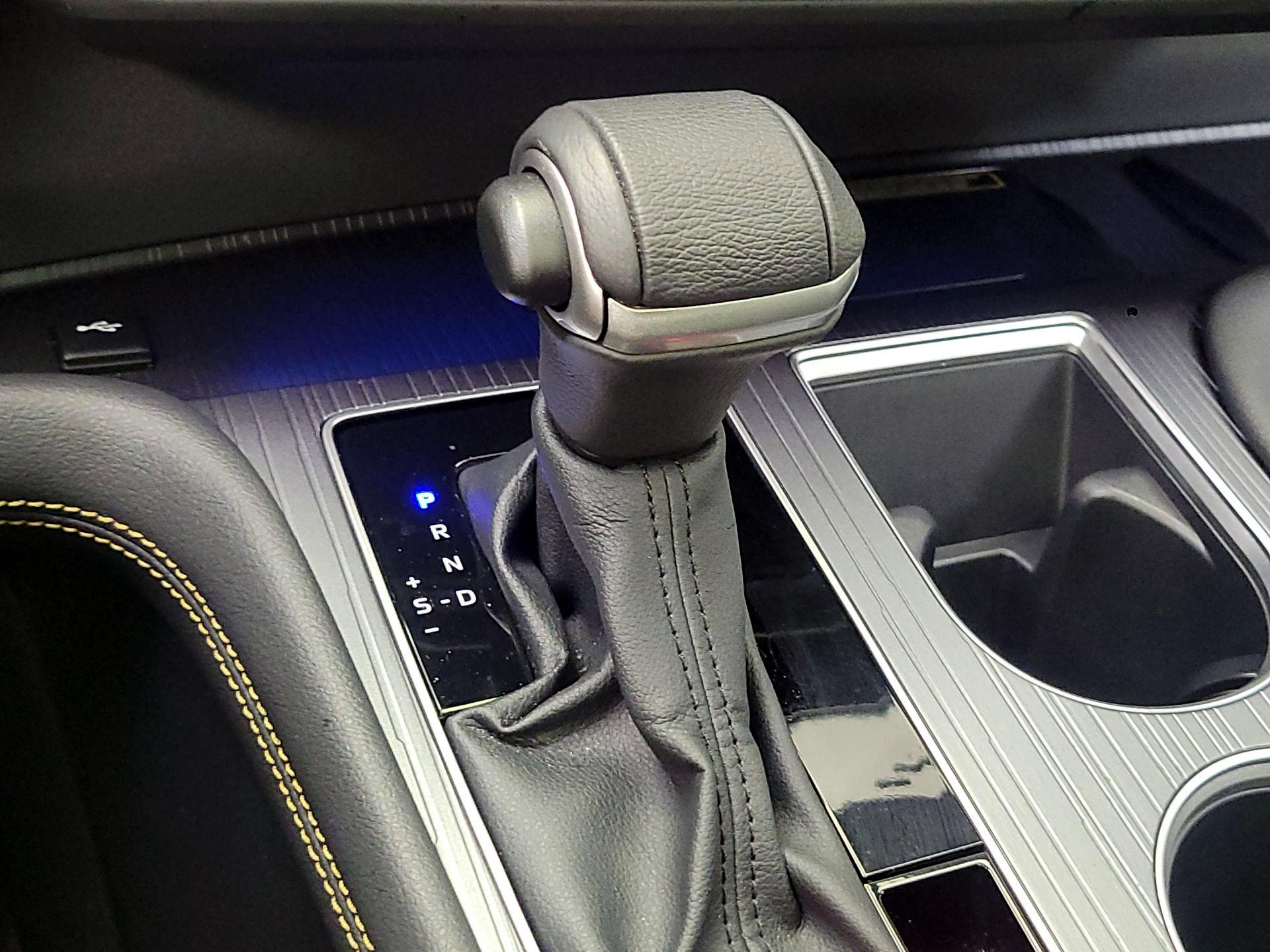 Thumbnail: 2024 Toyota Sienna - 18