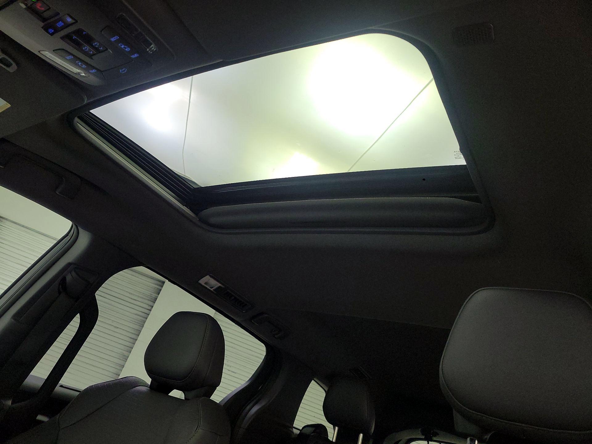 Thumbnail: 2024 Toyota Sienna - 20