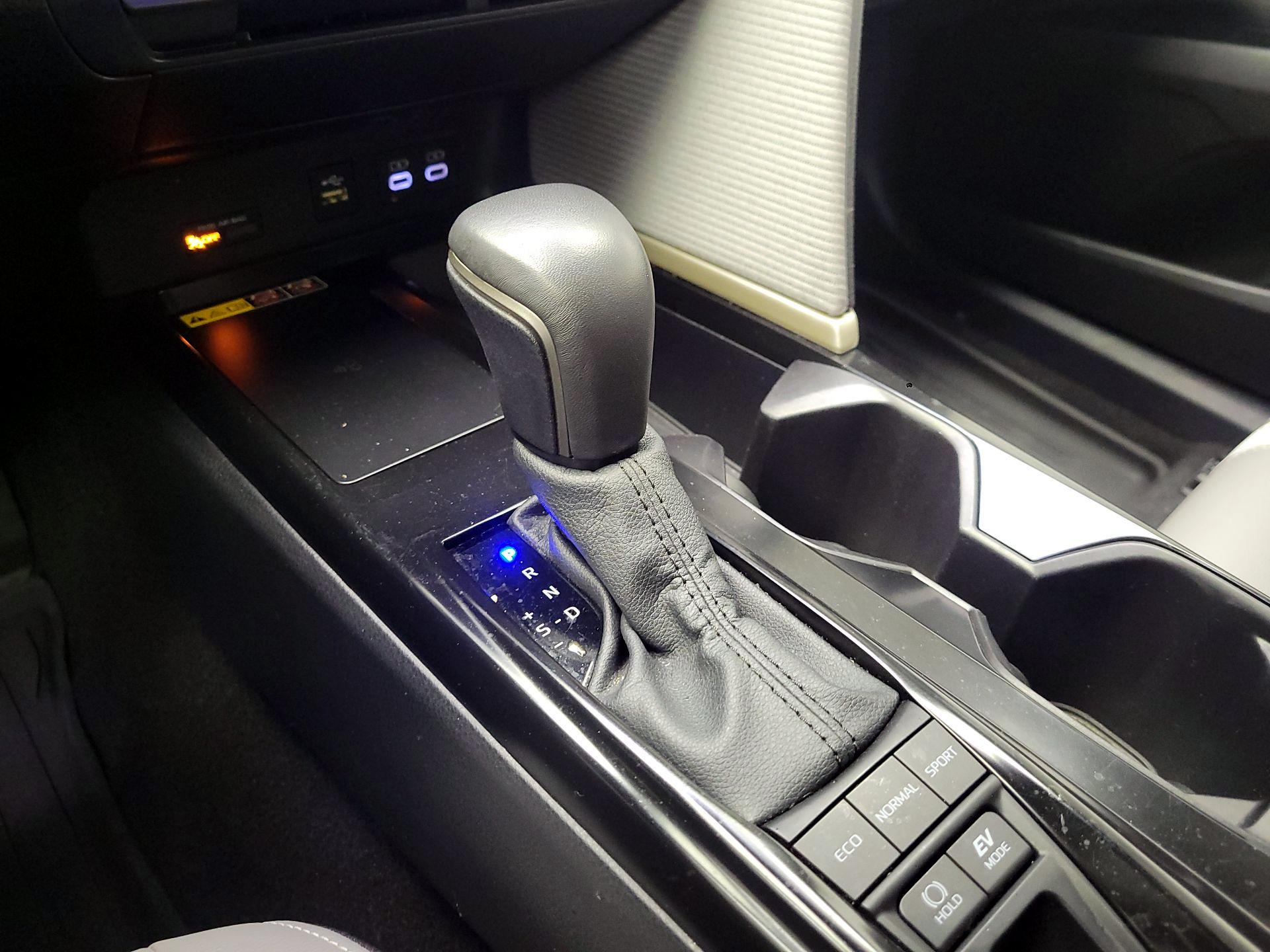 Thumbnail: 2025 Toyota Camry - 18