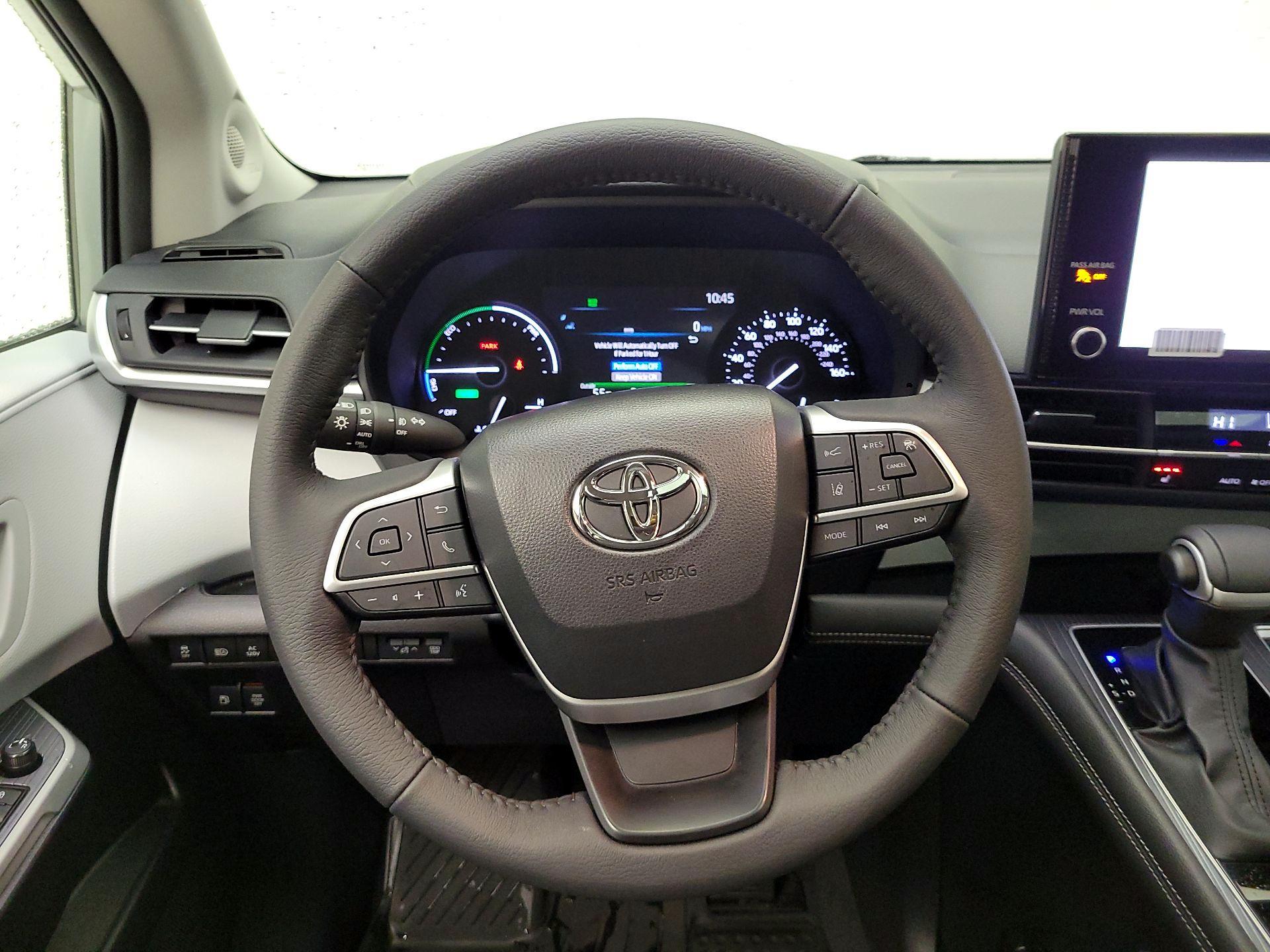 Thumbnail: 2025 Toyota Sienna - 10