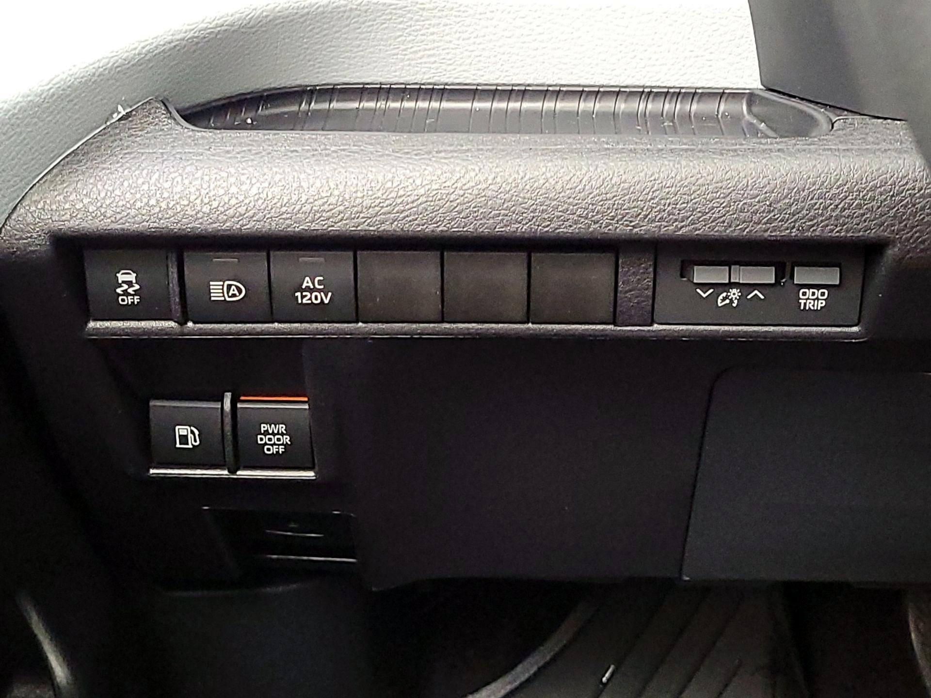 Thumbnail: 2025 Toyota Sienna - 13