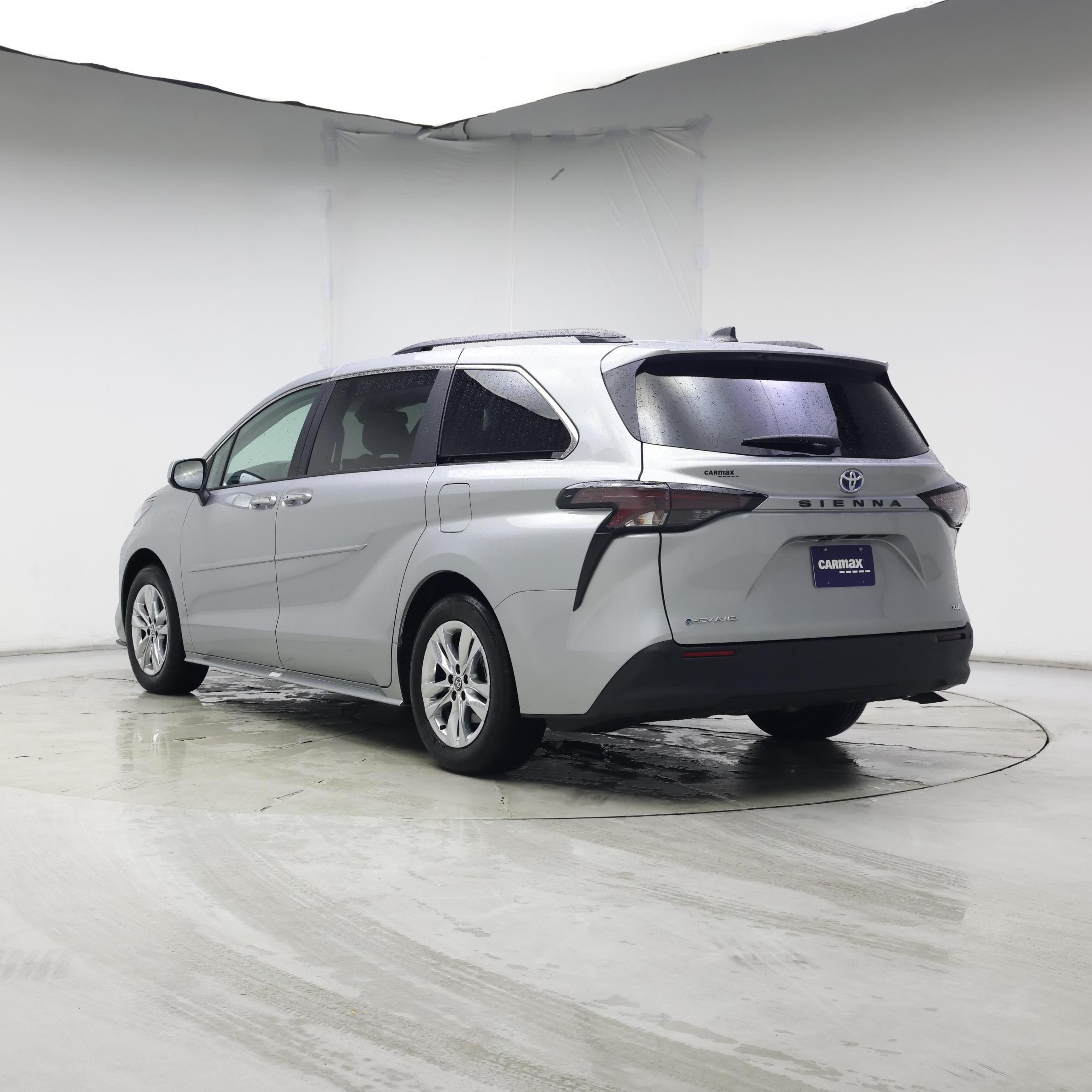 Thumbnail: 2025 Toyota Sienna - 2