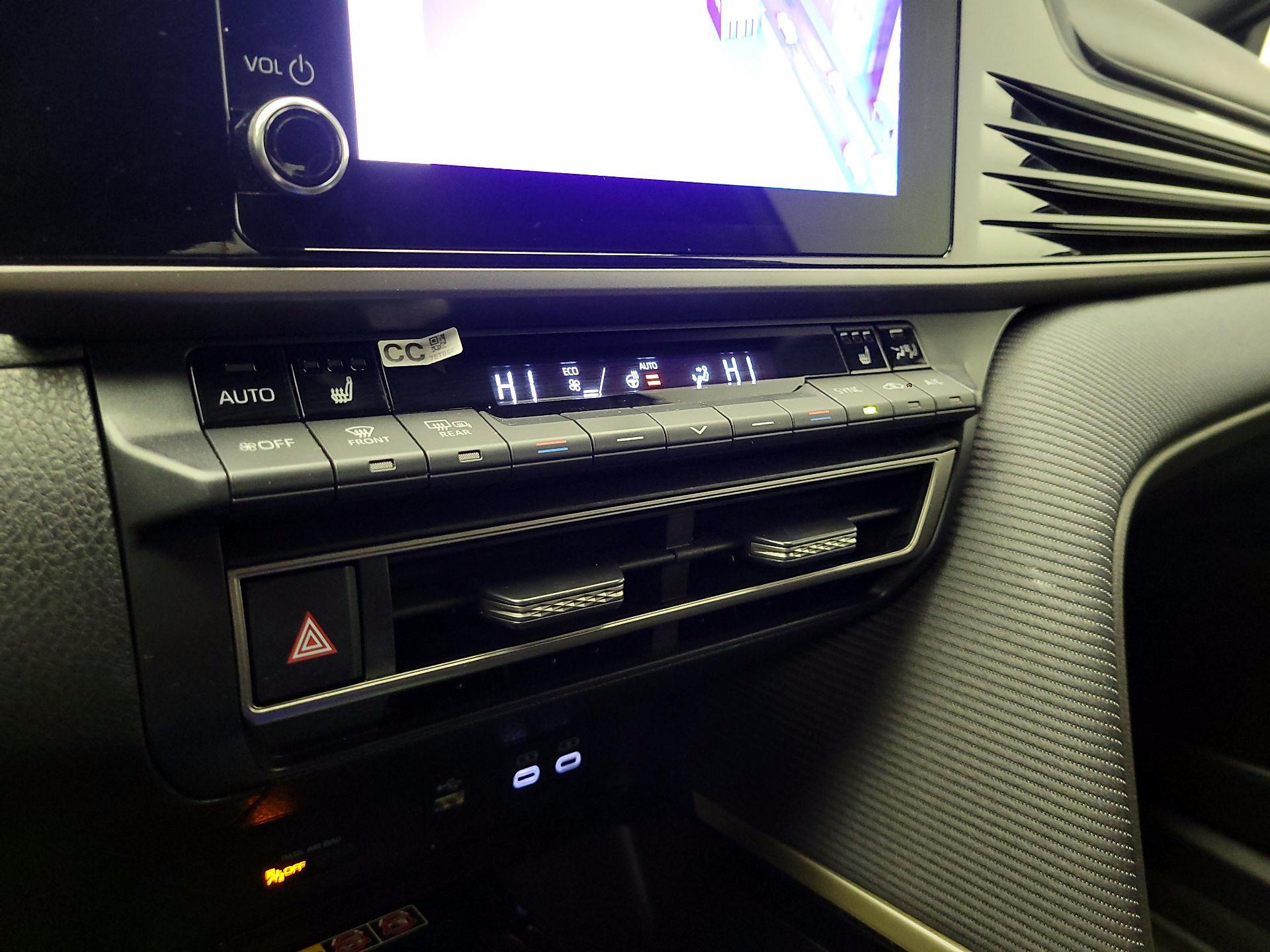 Thumbnail: 2025 Toyota Camry - 17