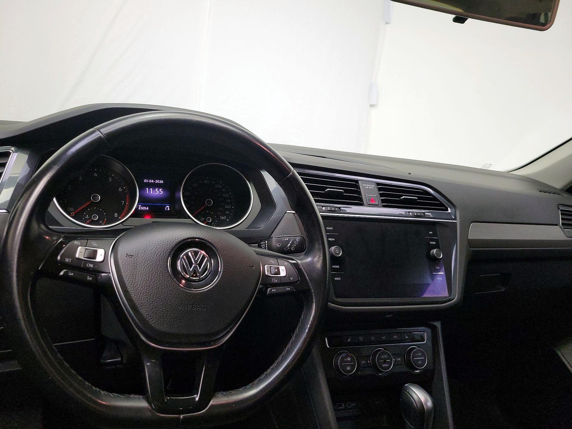 Thumbnail: 2018 Volkswagen Tiguan - 10