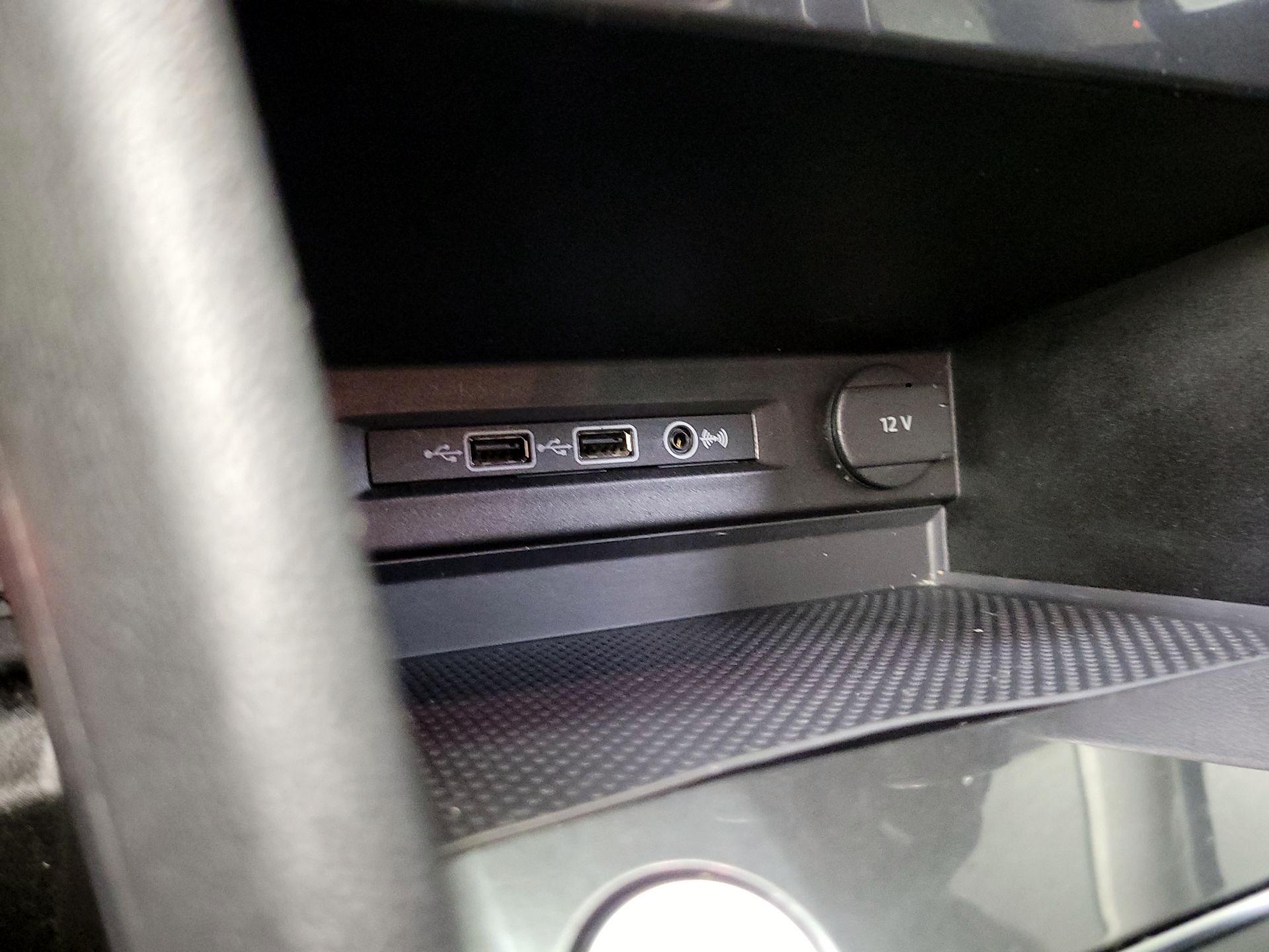 Thumbnail: 2018 Volkswagen Tiguan - 18