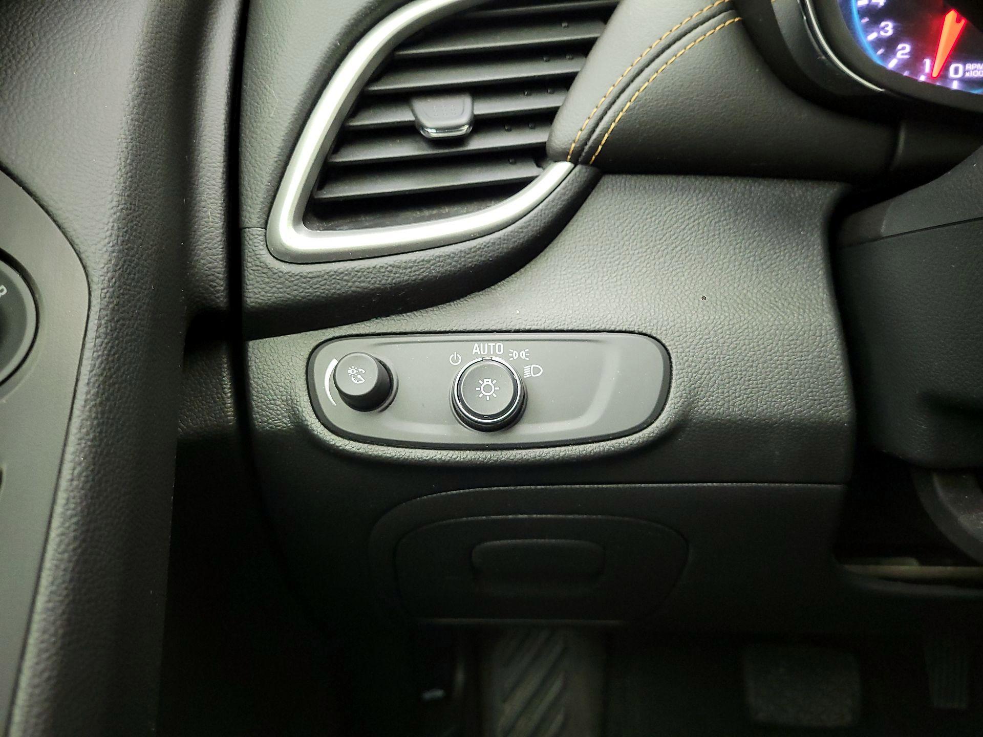 Thumbnail: 2018 Chevrolet Trax - 13