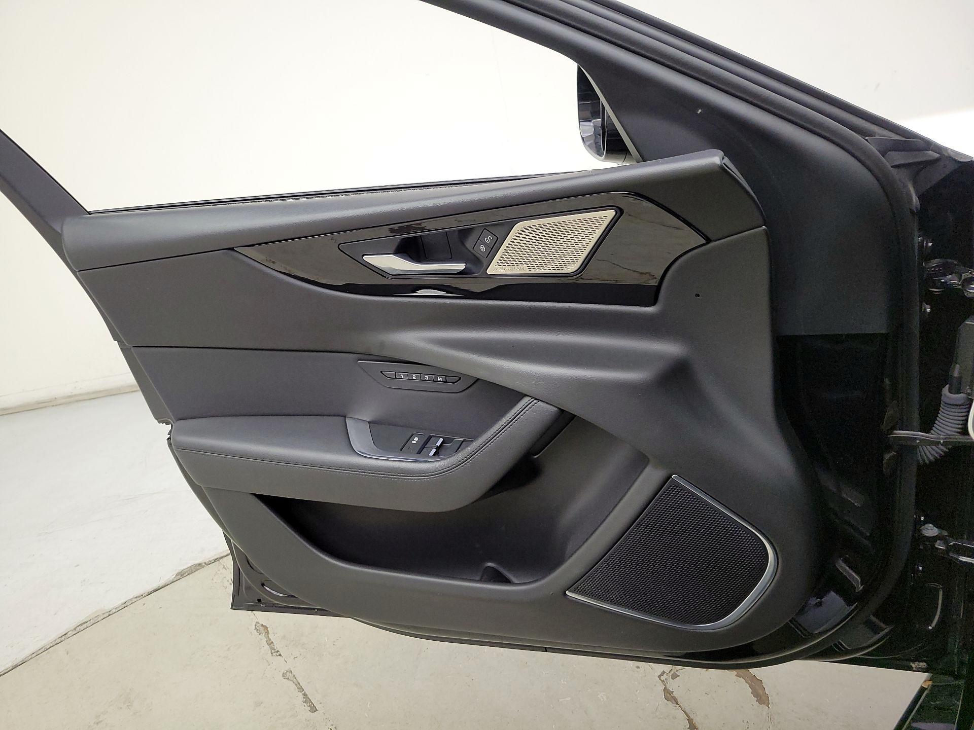 Thumbnail: 2020 Jaguar XE - 12