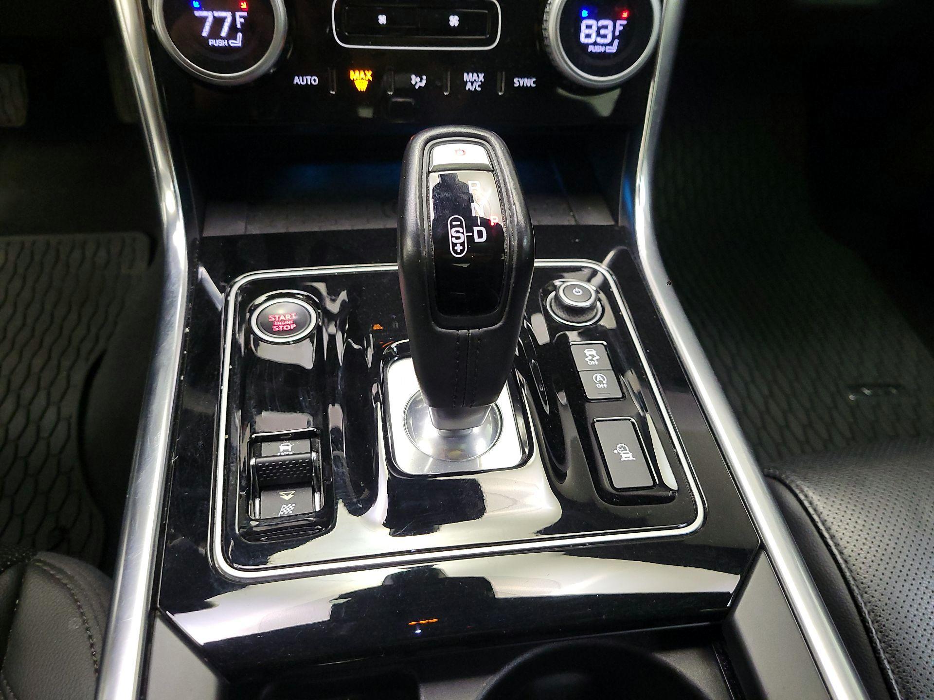 Thumbnail: 2020 Jaguar XE - 18