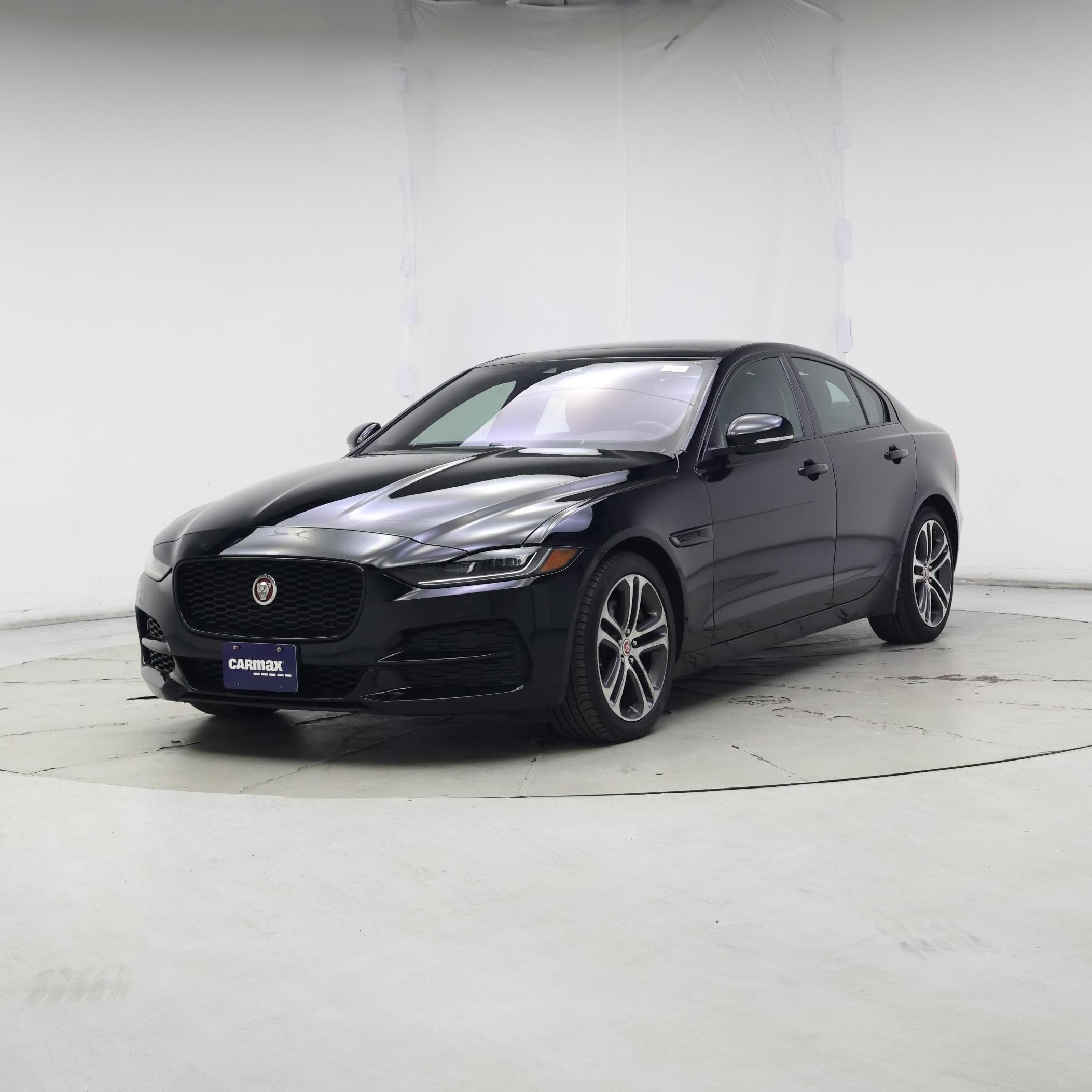 Thumbnail: 2020 Jaguar XE - 4