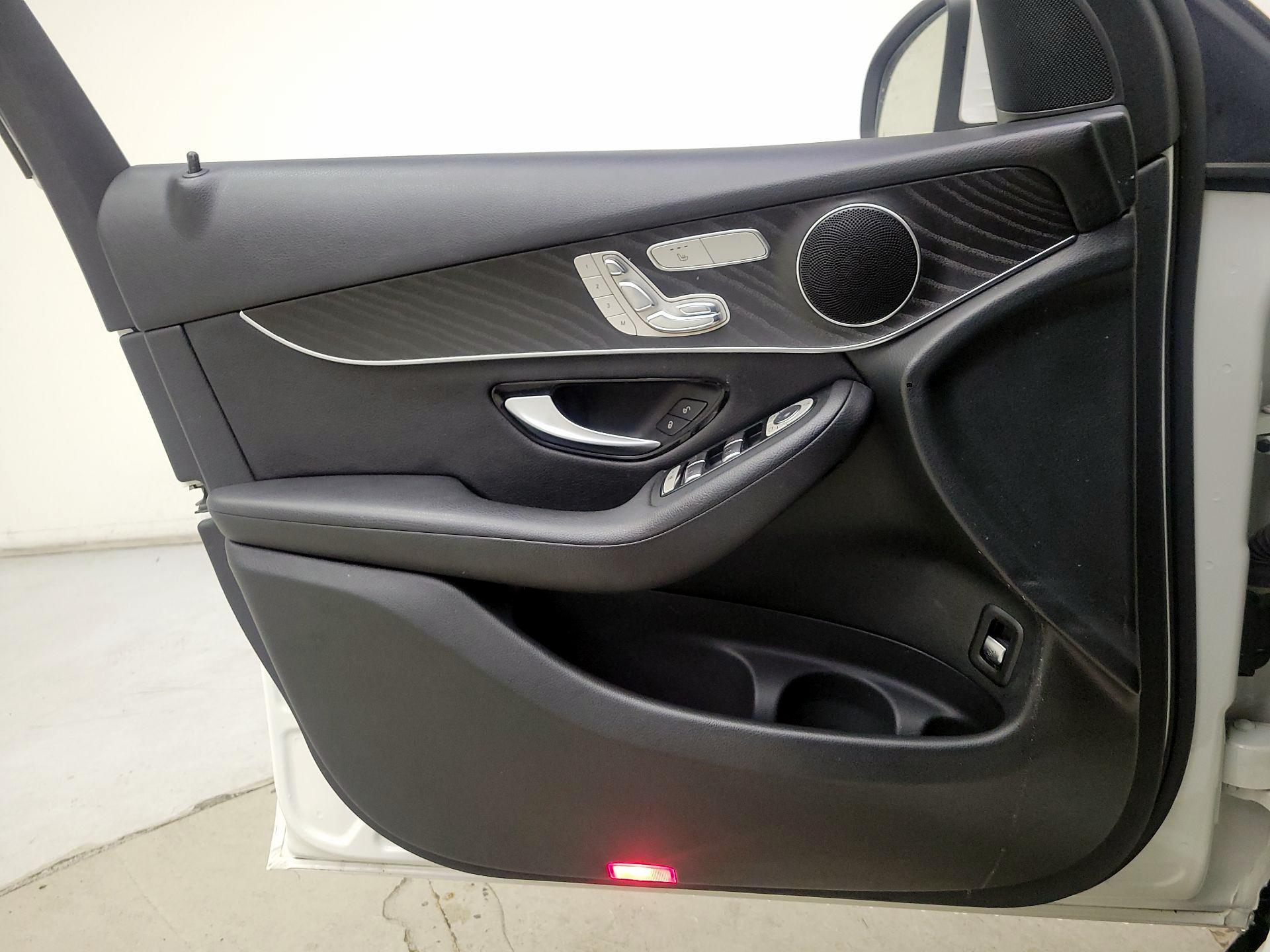 Thumbnail: 2018 Mercedes-Benz GLC - 12