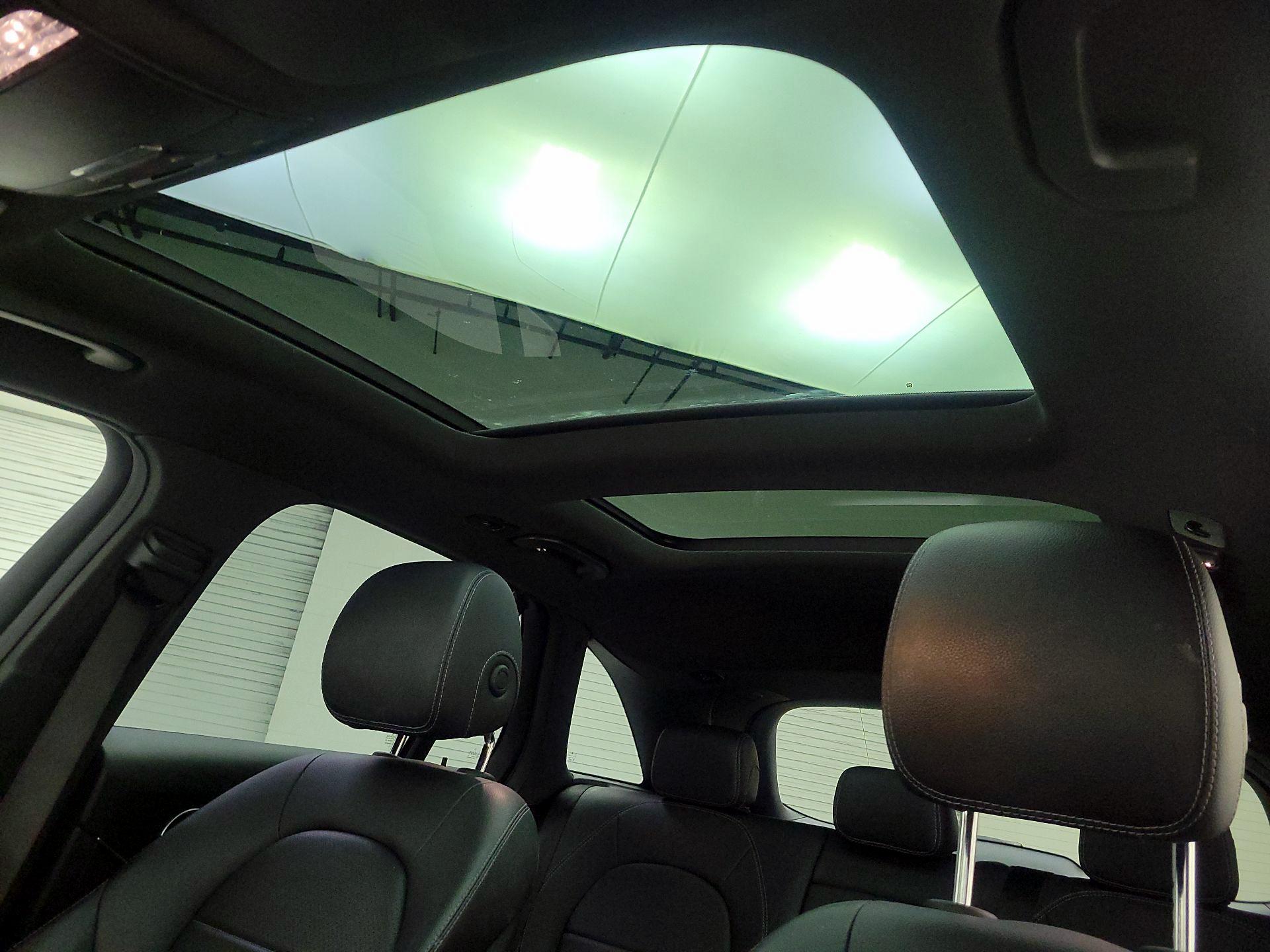 Thumbnail: 2018 Mercedes-Benz GLC - 19