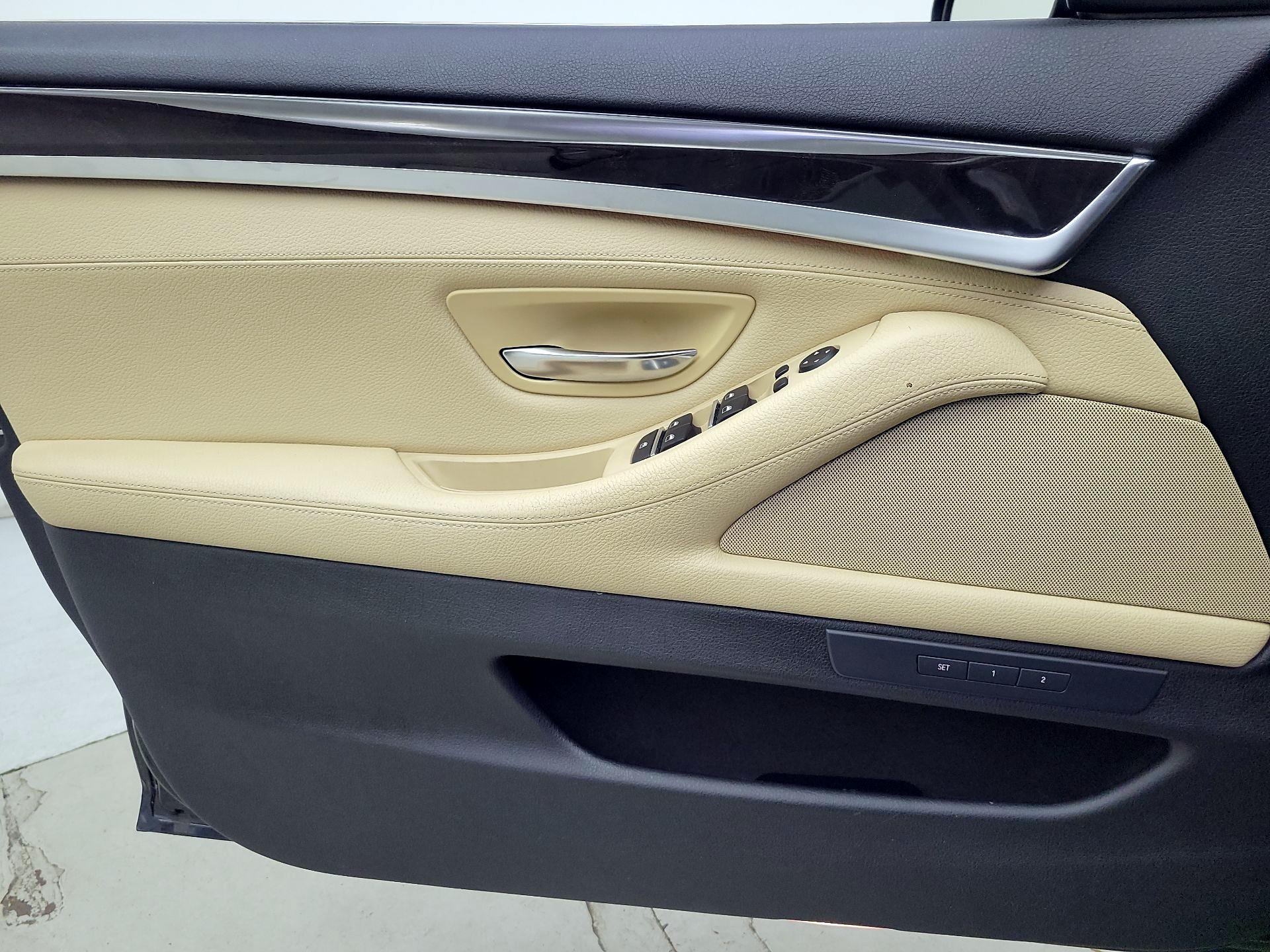 Thumbnail: 2016 BMW 5 Series - 12