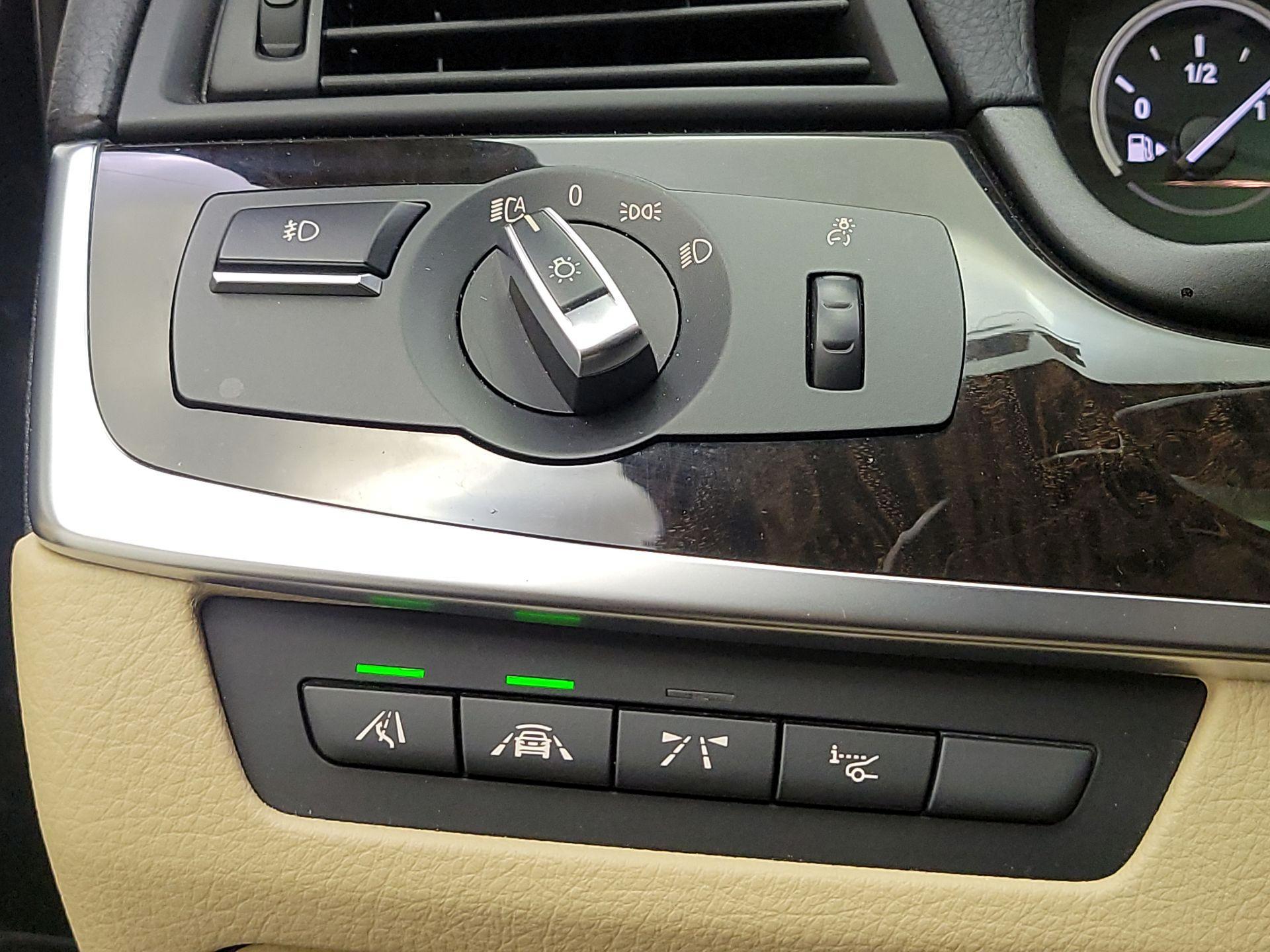 Thumbnail: 2016 BMW 5 Series - 13