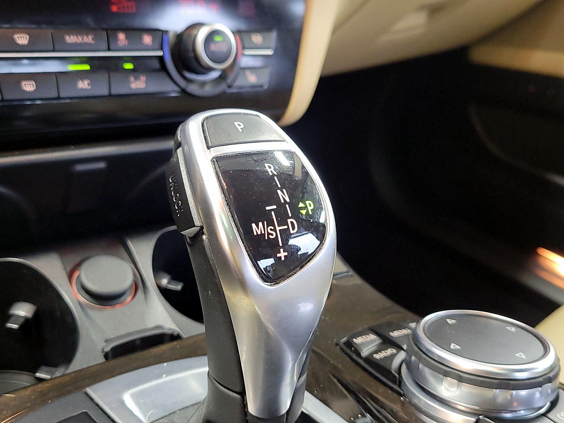 Thumbnail: 2016 BMW 5 Series - 18