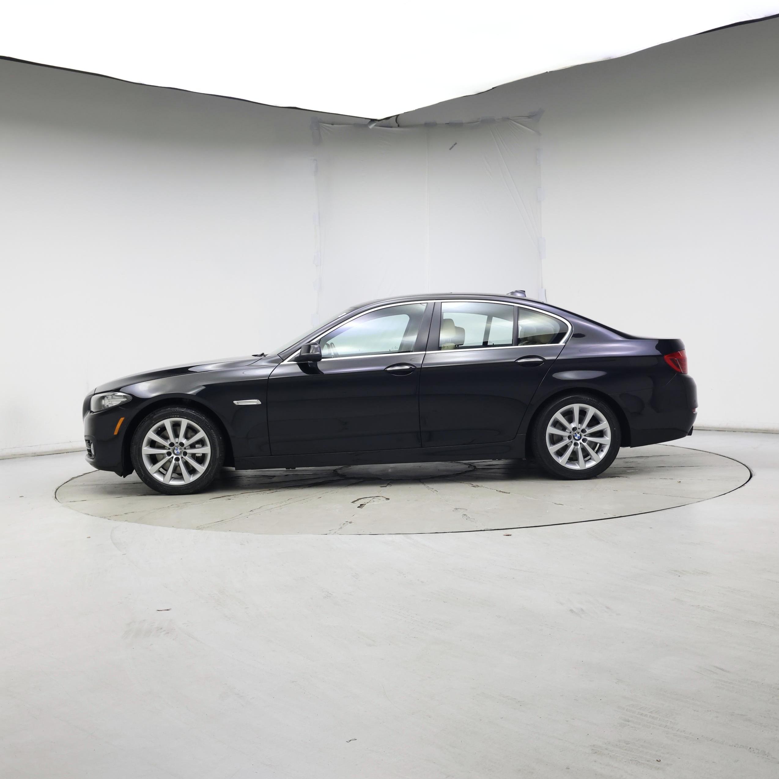 Thumbnail: 2016 BMW 5 Series - 3