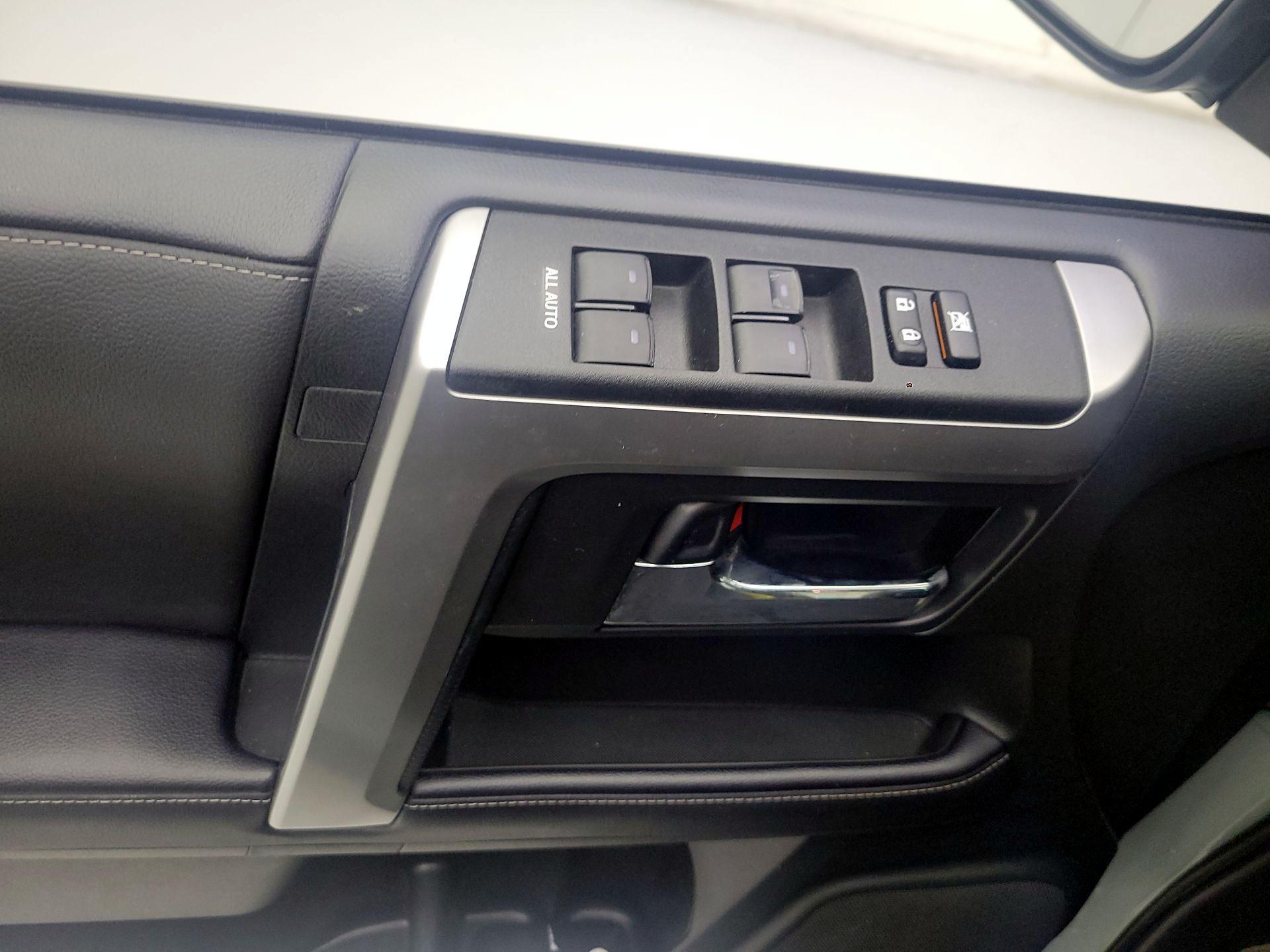 Thumbnail: 2023 Toyota 4Runner - 10