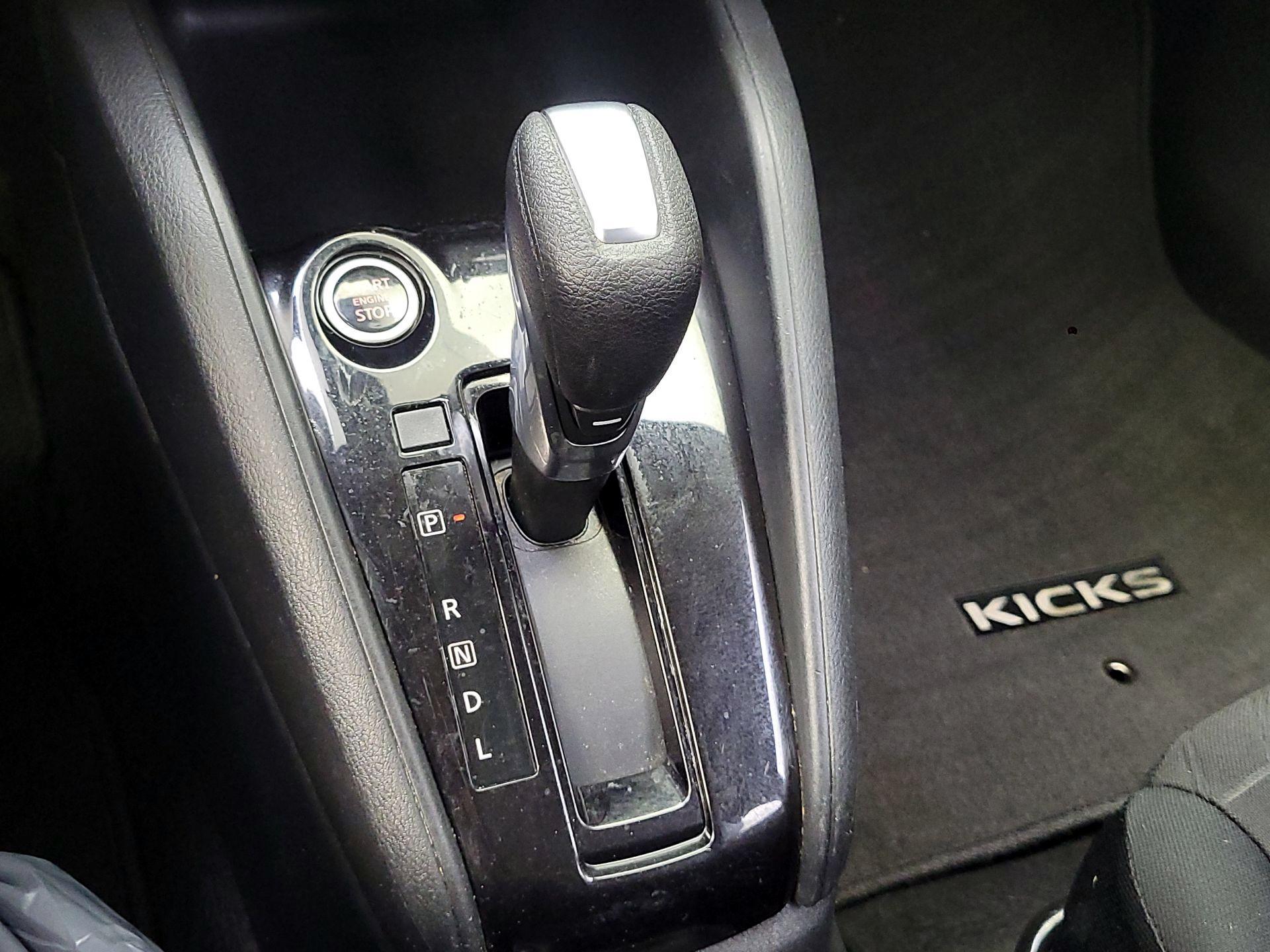 Thumbnail: 2022 Nissan Kicks - 17