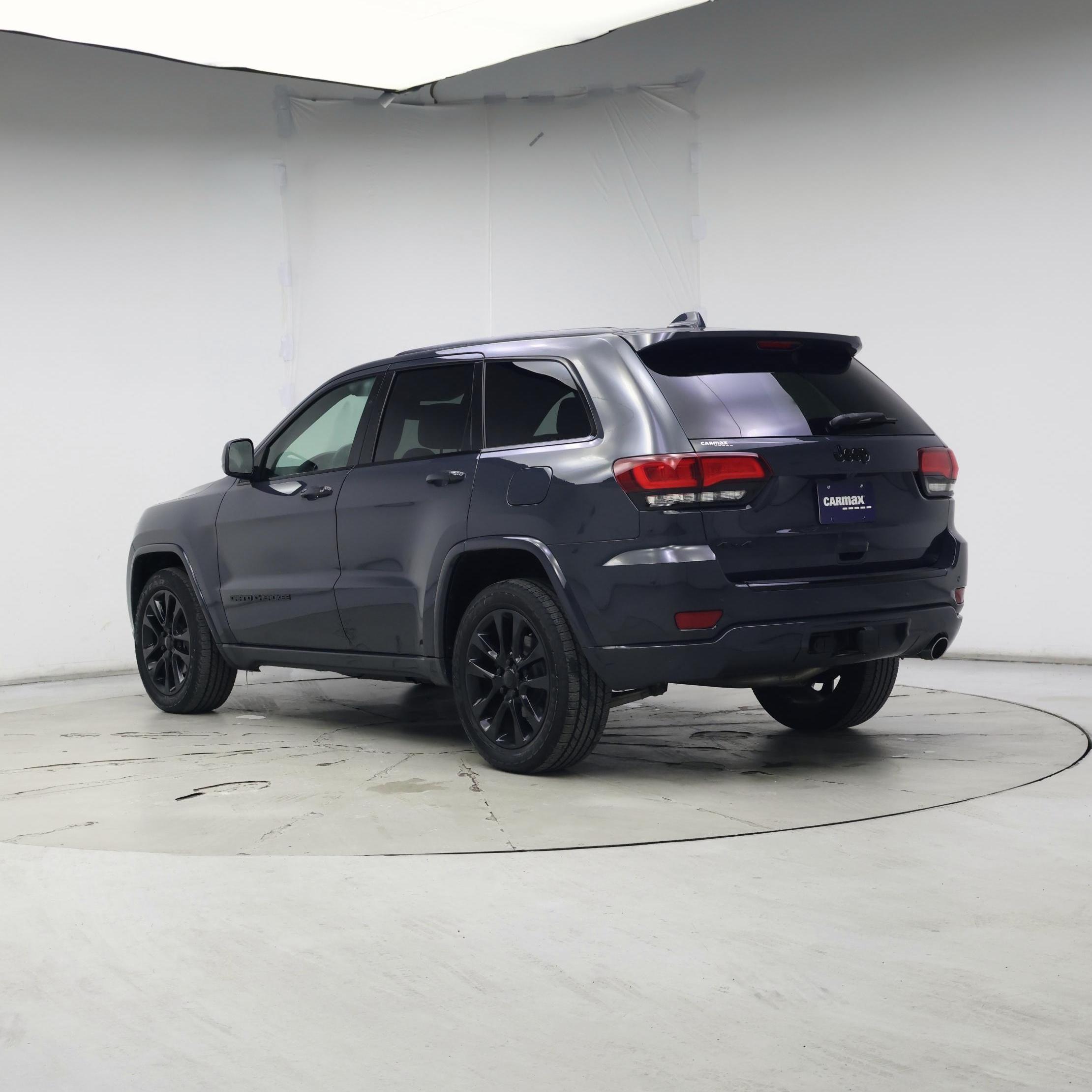 Thumbnail: 2017 Jeep Grand Cherokee - 2
