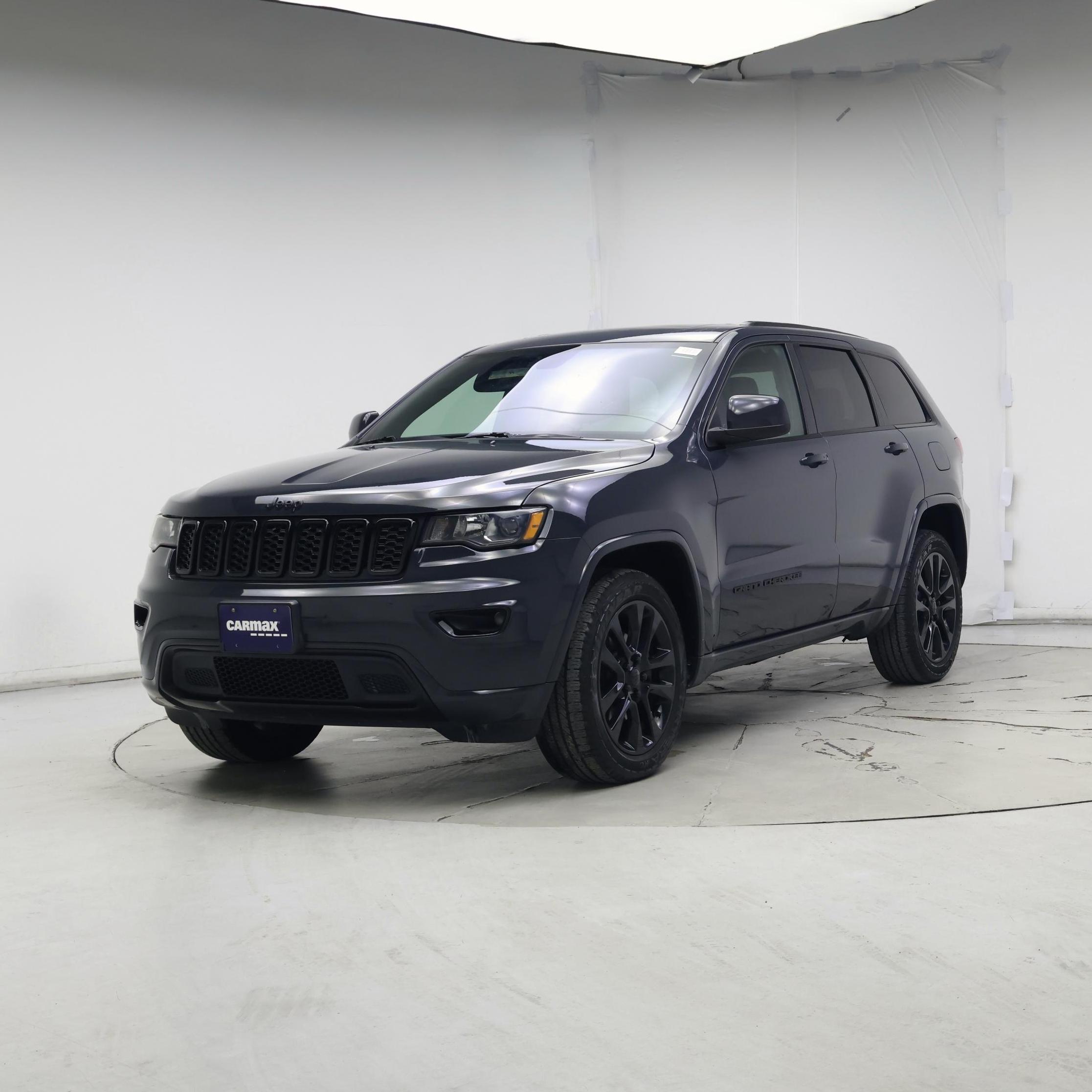 Thumbnail: 2017 Jeep Grand Cherokee - 4