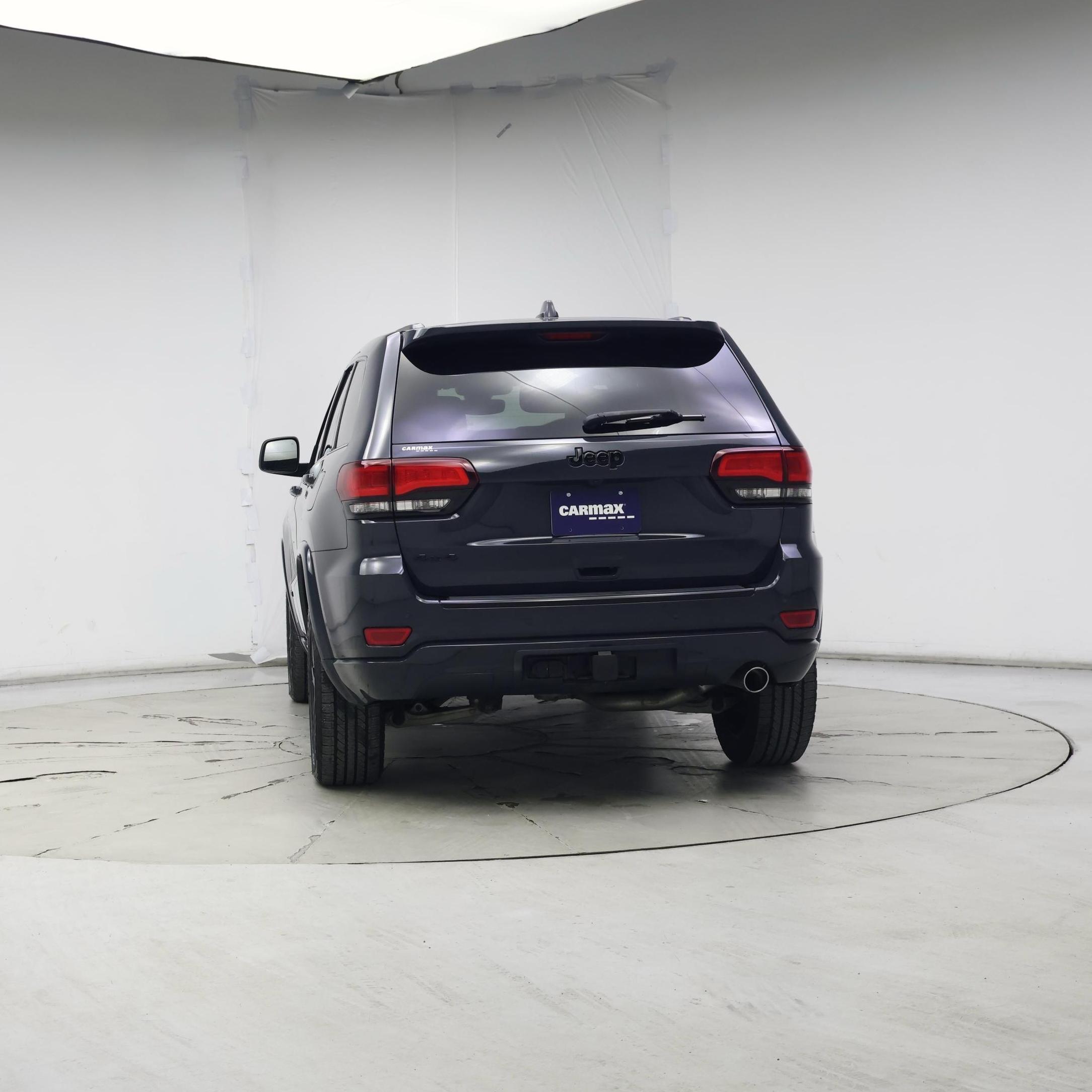 Thumbnail: 2017 Jeep Grand Cherokee - 6