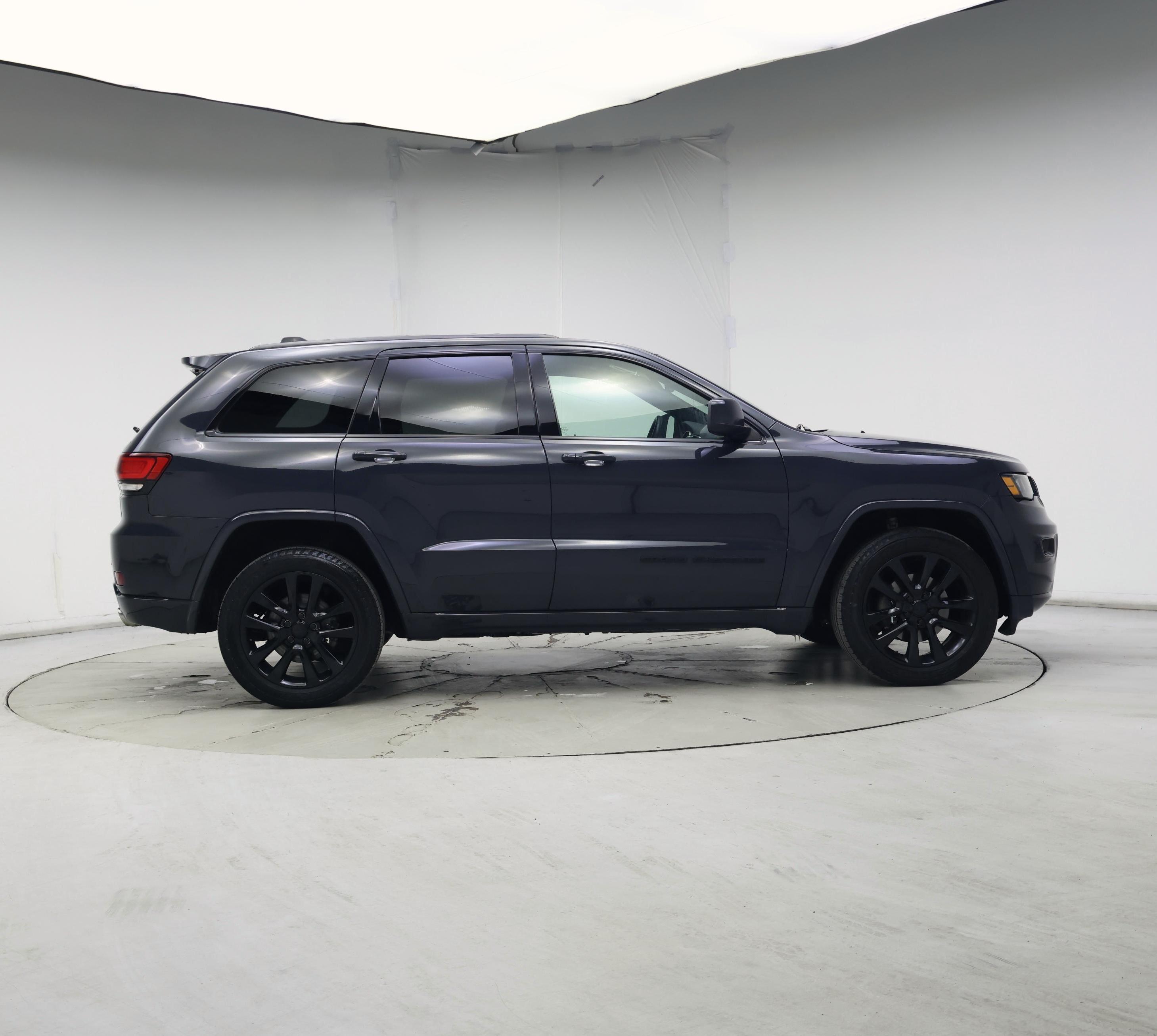 Thumbnail: 2017 Jeep Grand Cherokee - 7