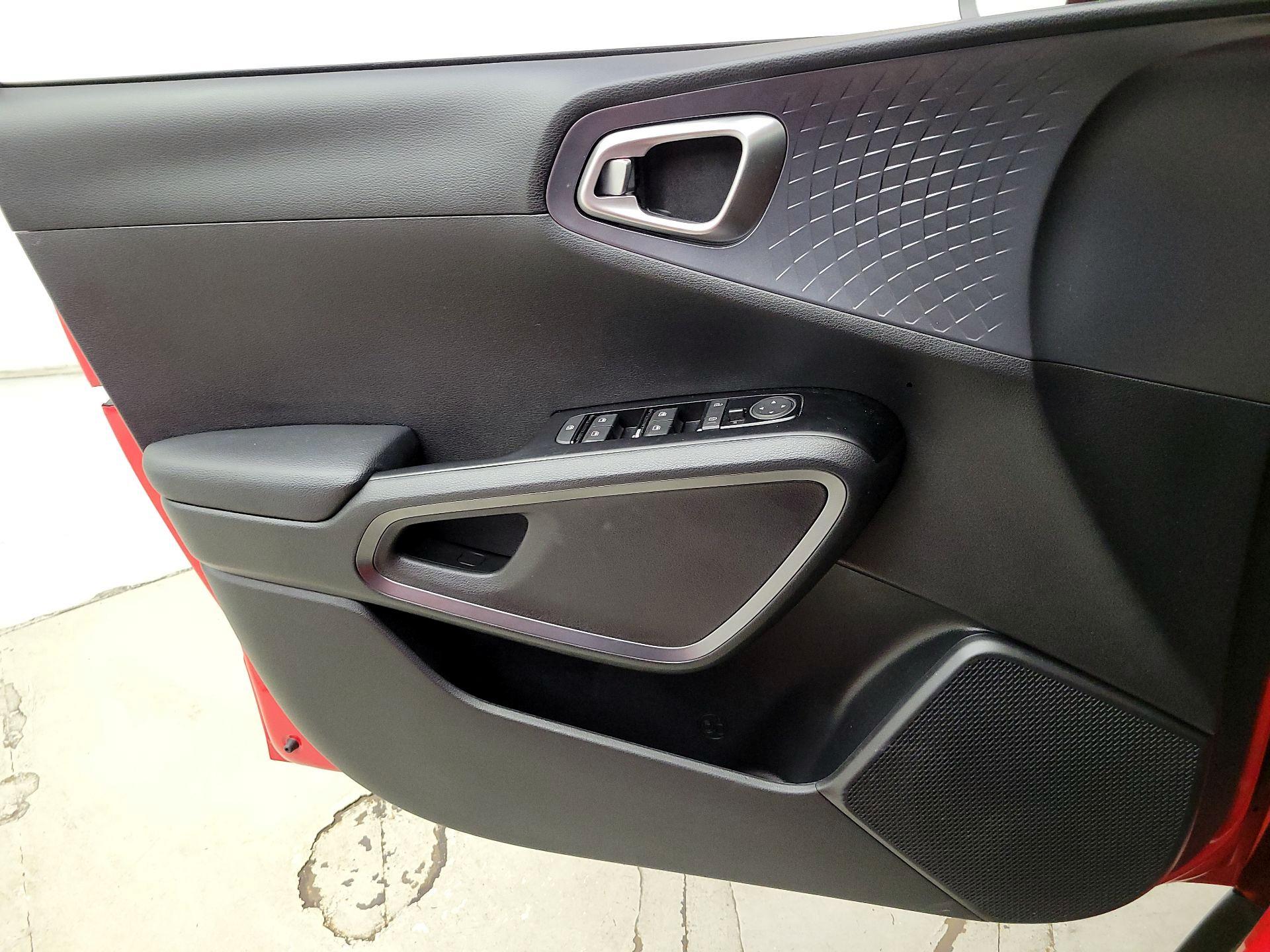 Thumbnail: 2020 Kia Soul - 12