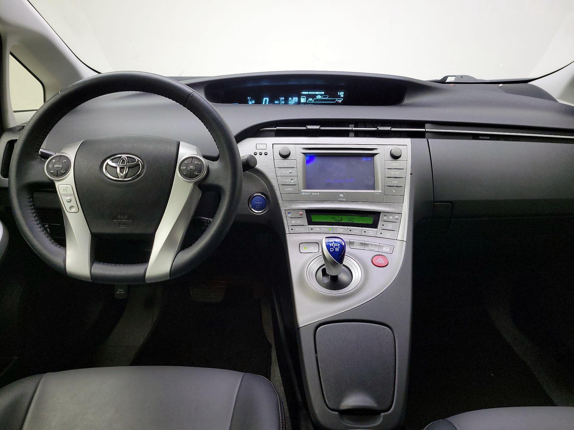 Thumbnail: 2015 Toyota Prius - 9